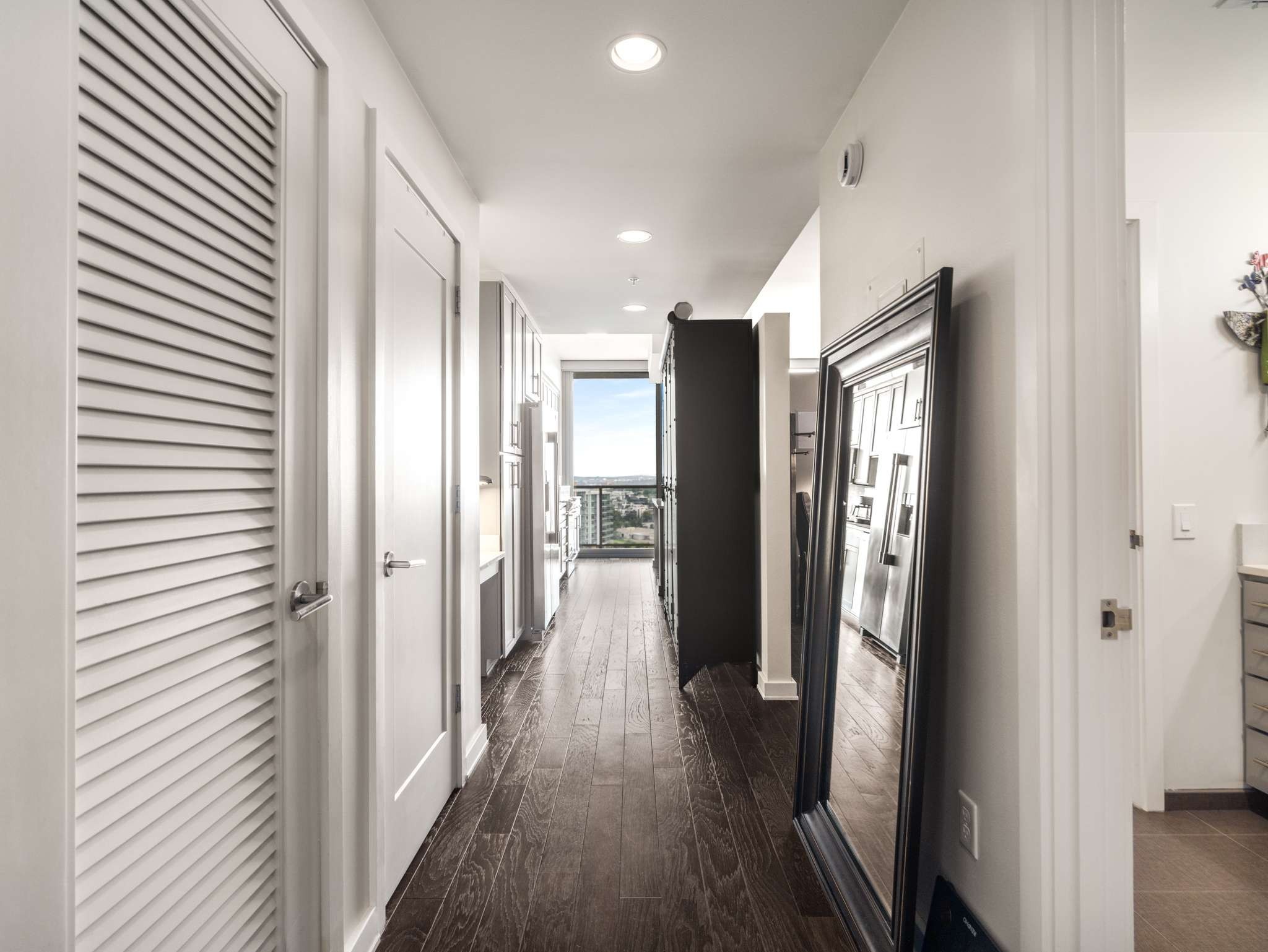 1212 Laurel St Unit: 2009