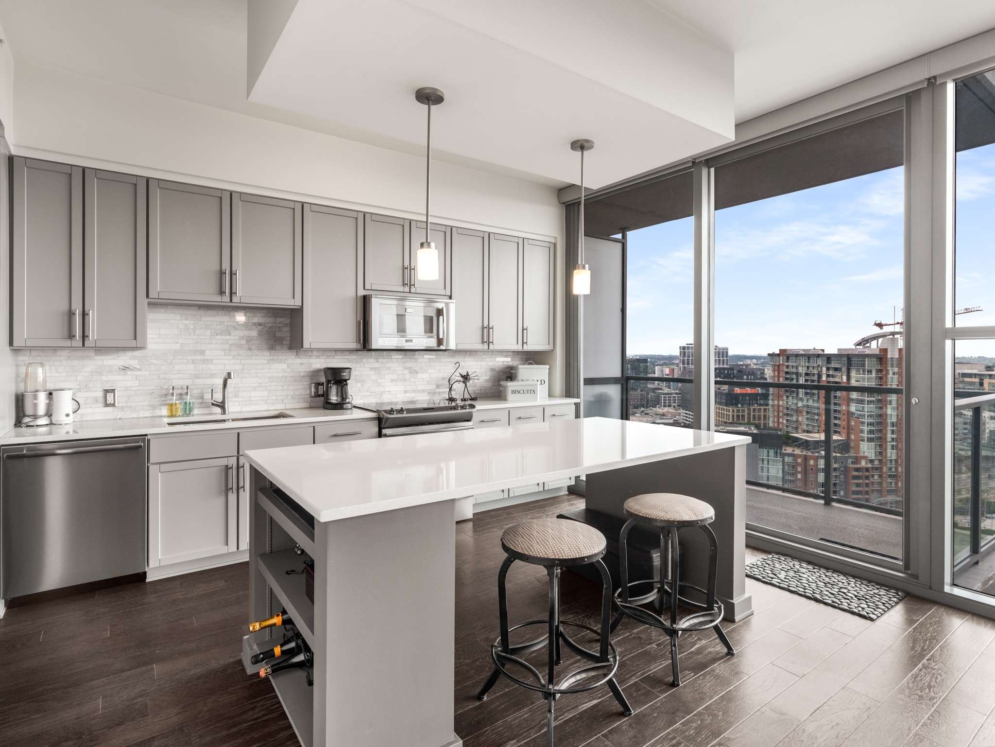 1212 Laurel St Unit: 2009