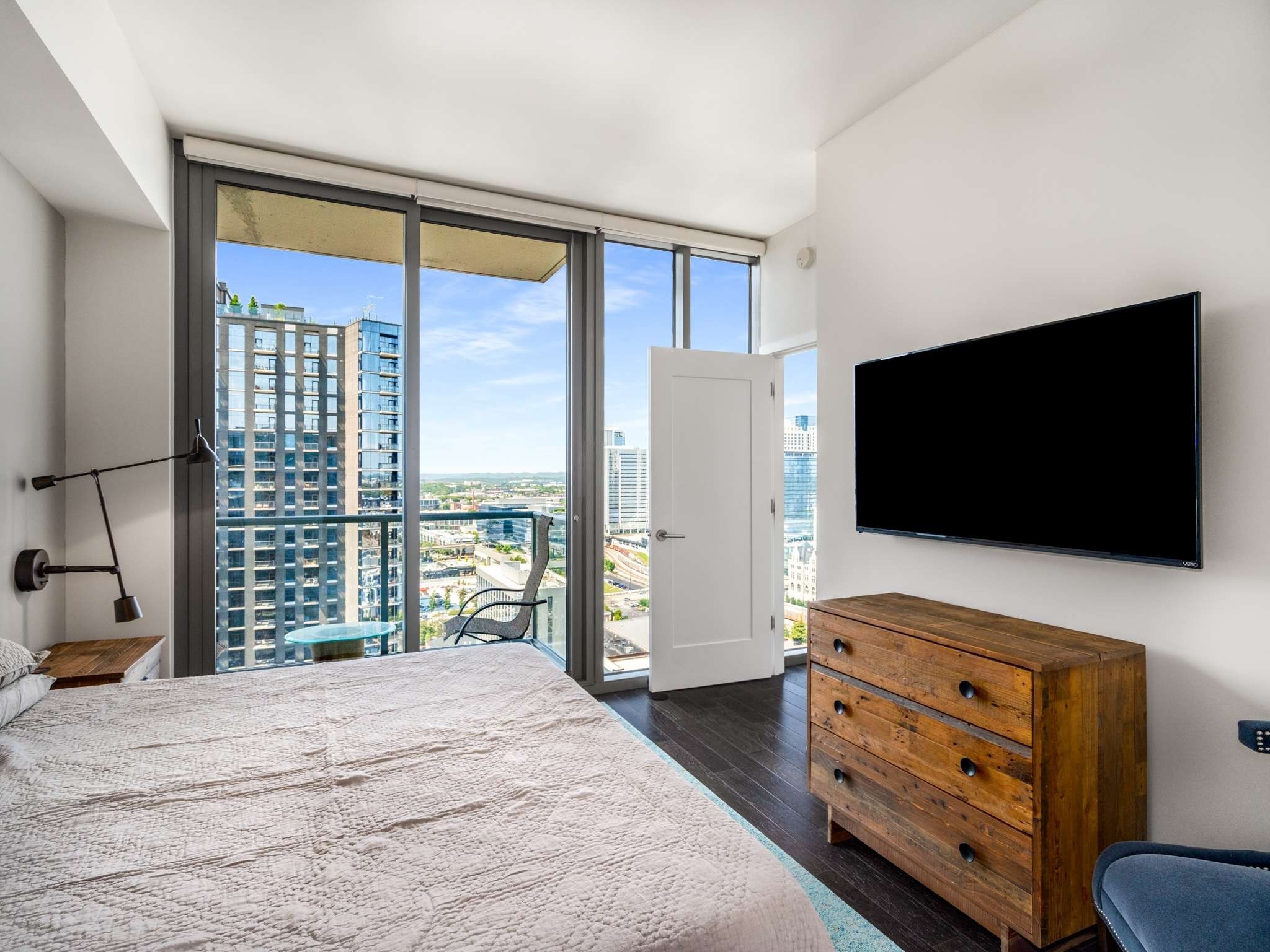 1212 Laurel St Unit: 2002