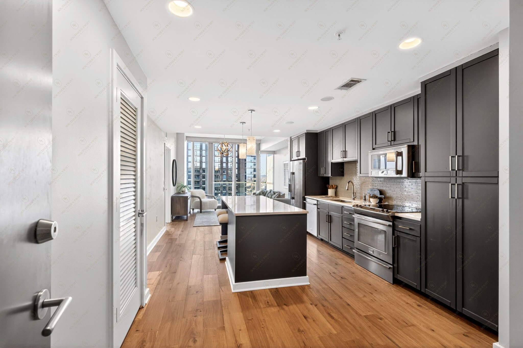 1212 Laurel St Unit: 2206