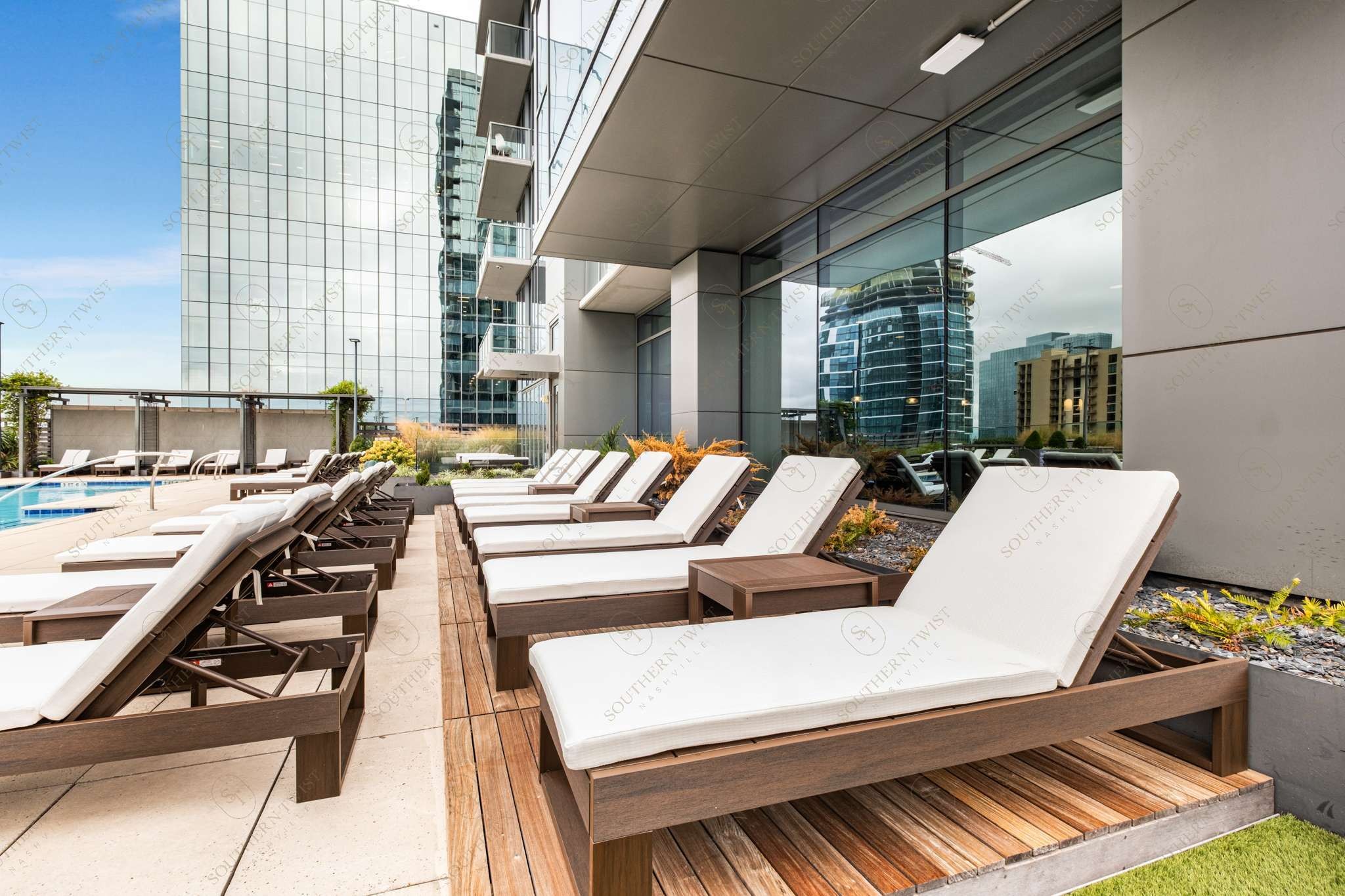 1212 Laurel St Unit: 2206