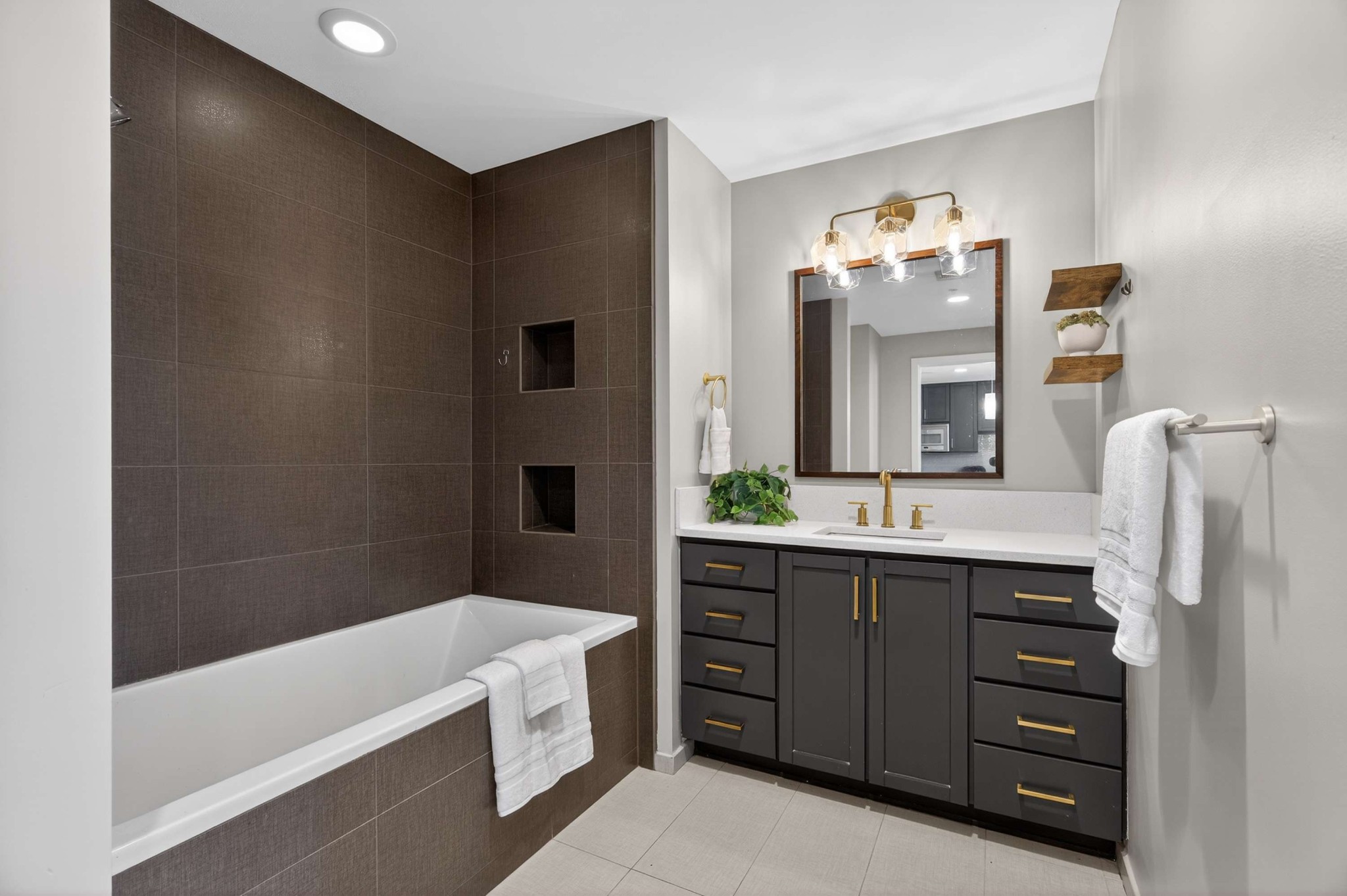 1212 Laurel St Unit: 2206