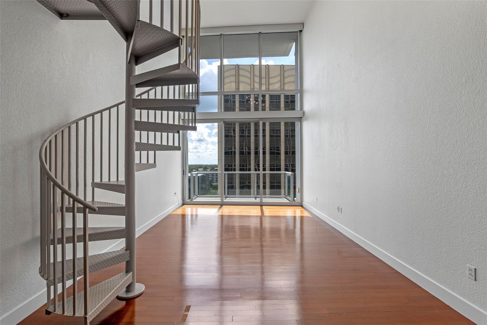 150 E ROBINSON ST #1023