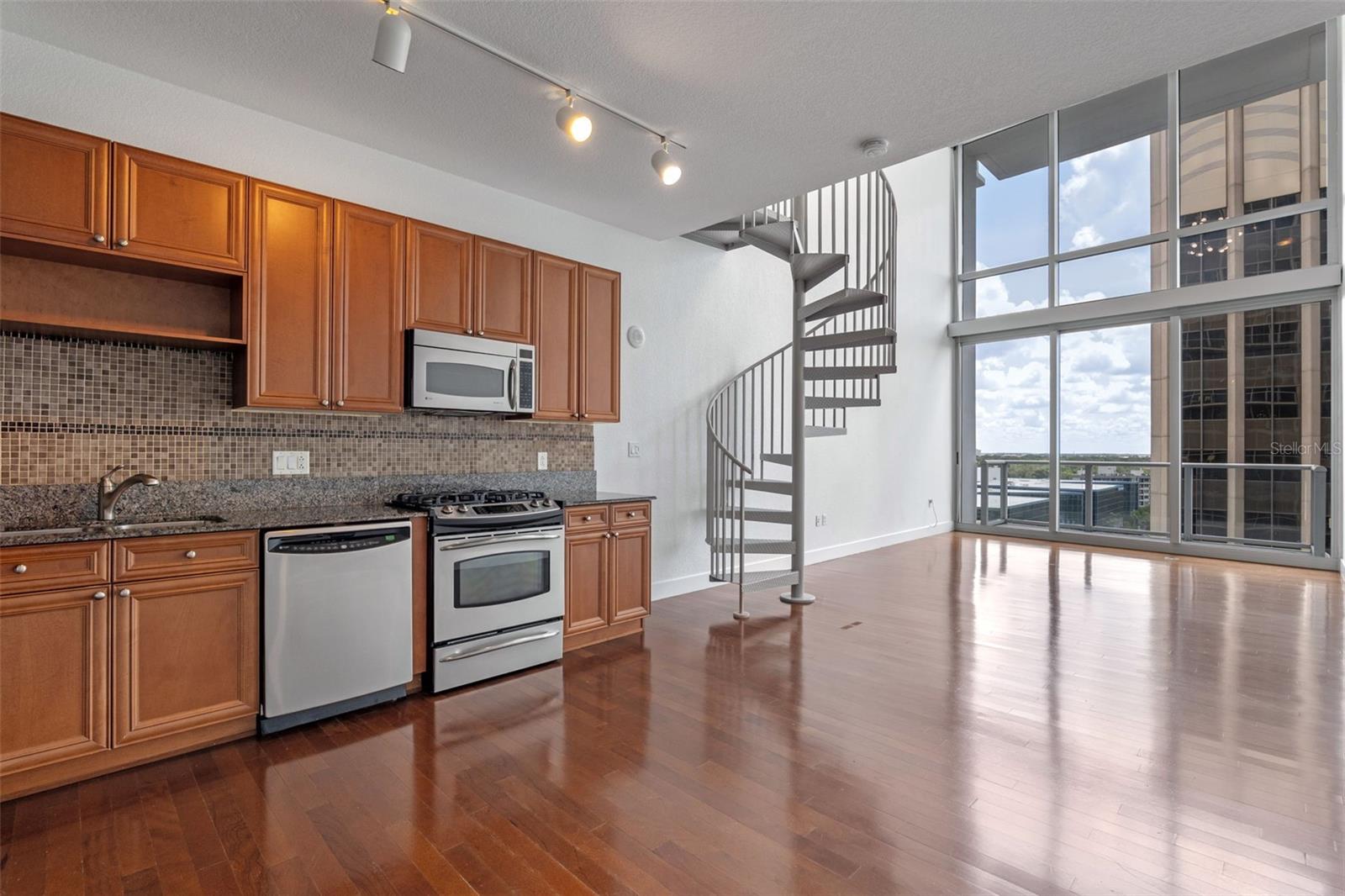 150 E ROBINSON ST #1023