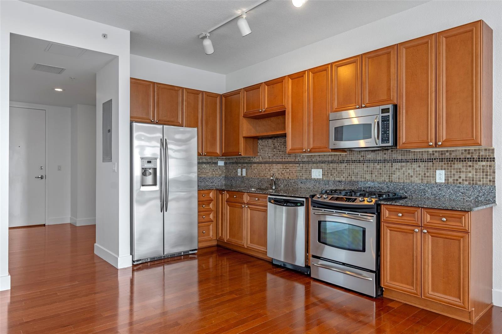 150 E ROBINSON ST #1023