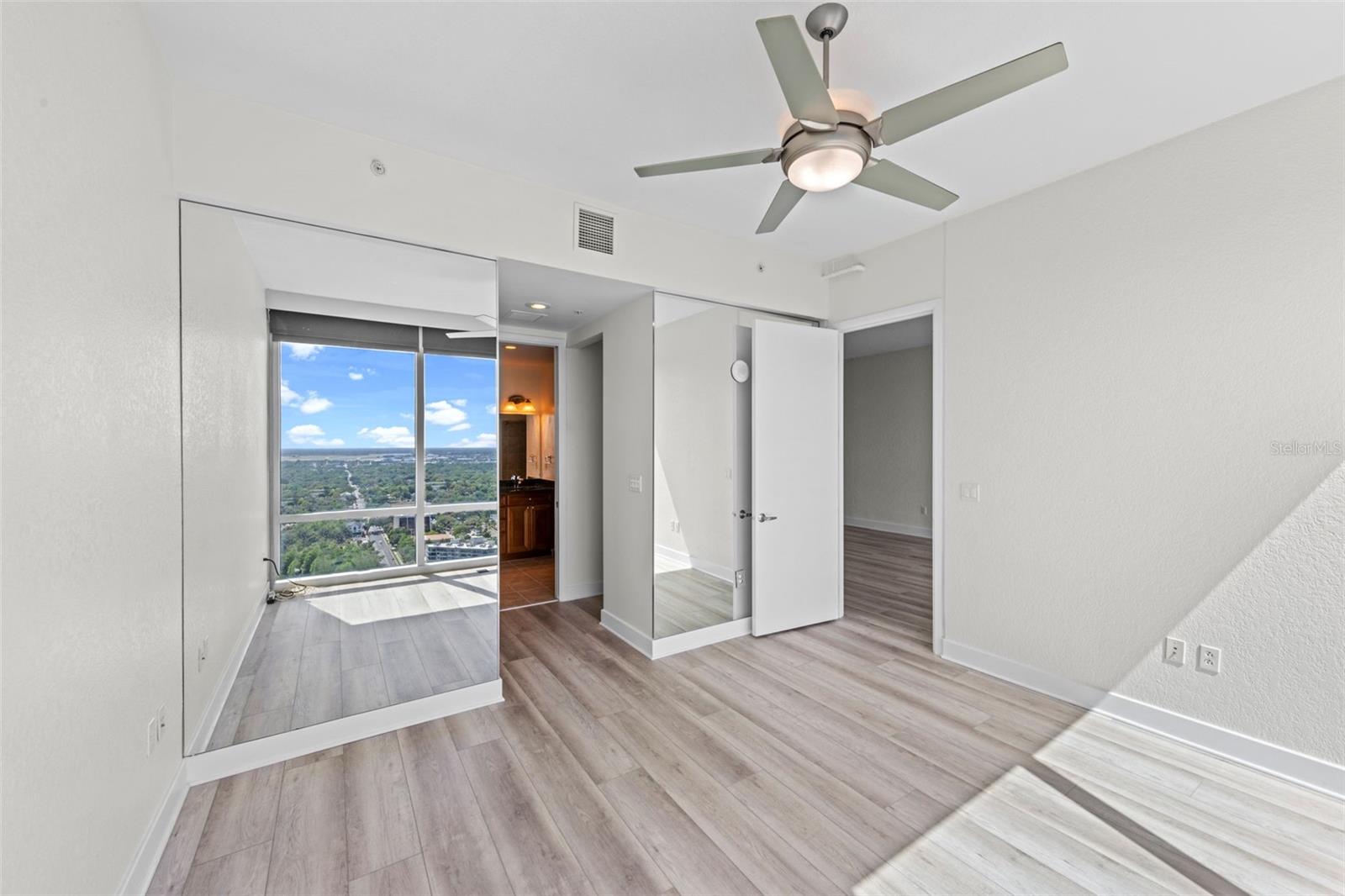 150 E ROBINSON ST #2807