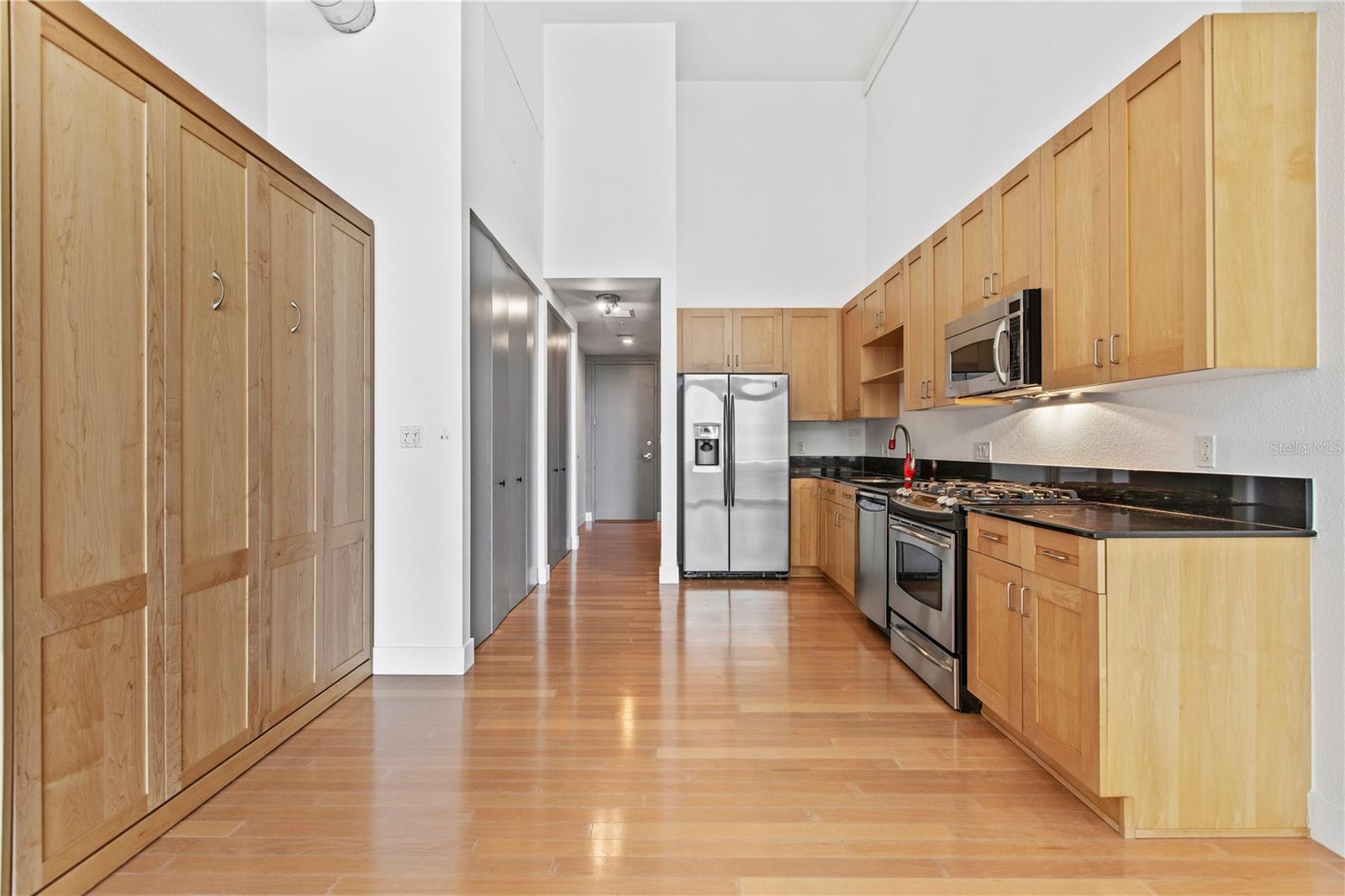 150 E ROBINSON ST #711