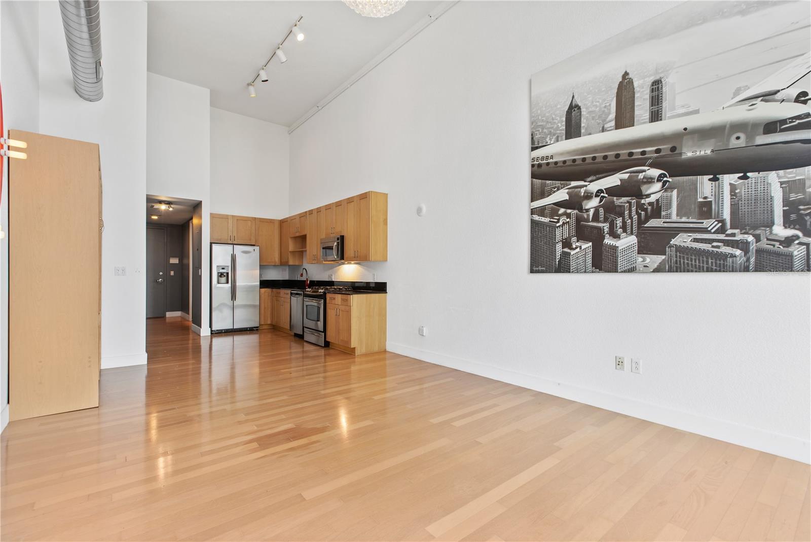 150 E ROBINSON ST #711