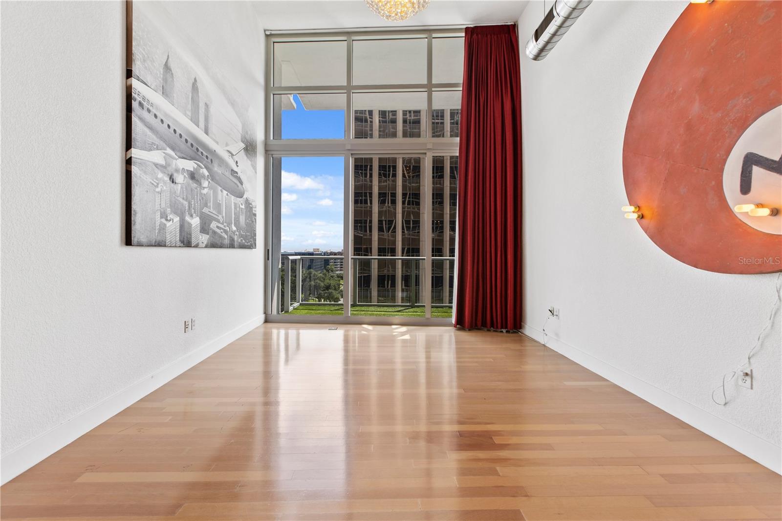 150 E ROBINSON ST #711