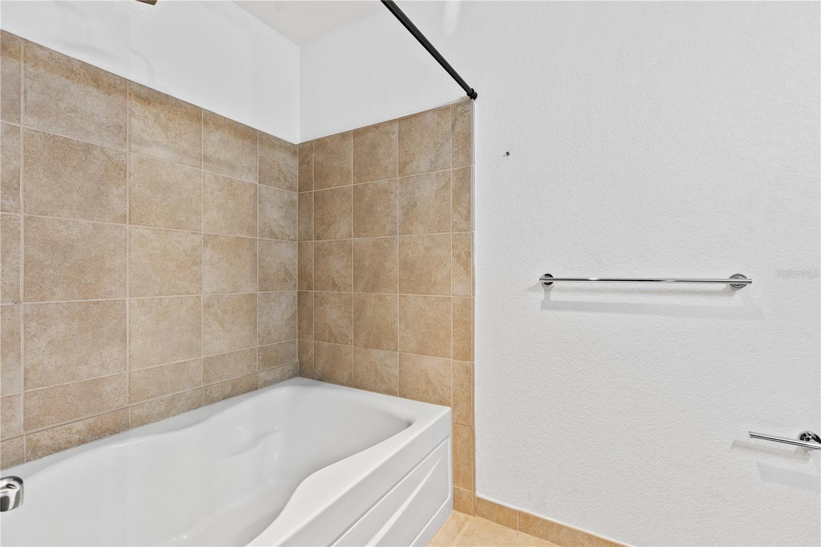 150 E ROBINSON ST #711