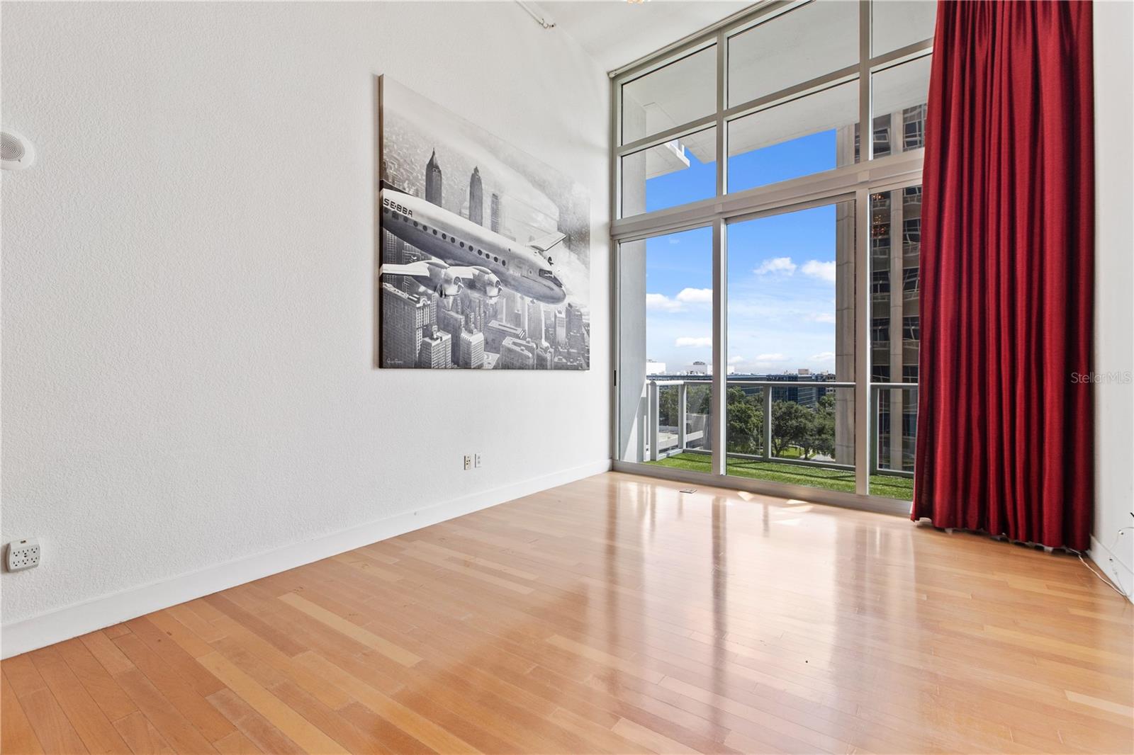 150 E ROBINSON ST #711