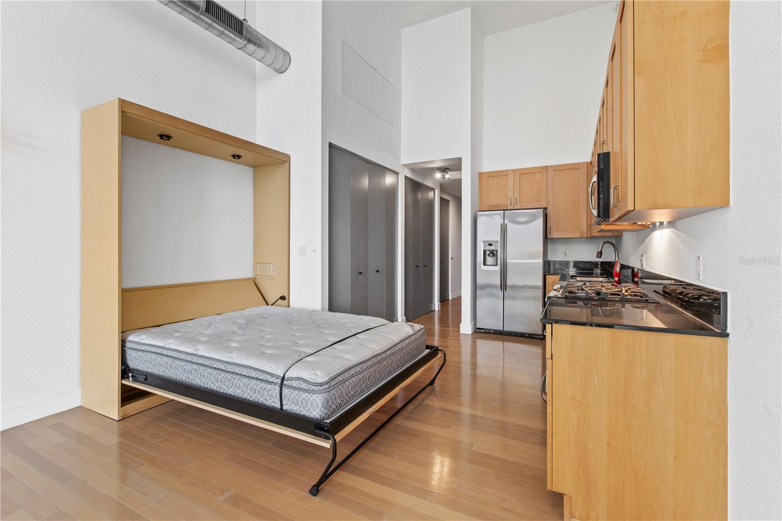 150 E ROBINSON ST #711