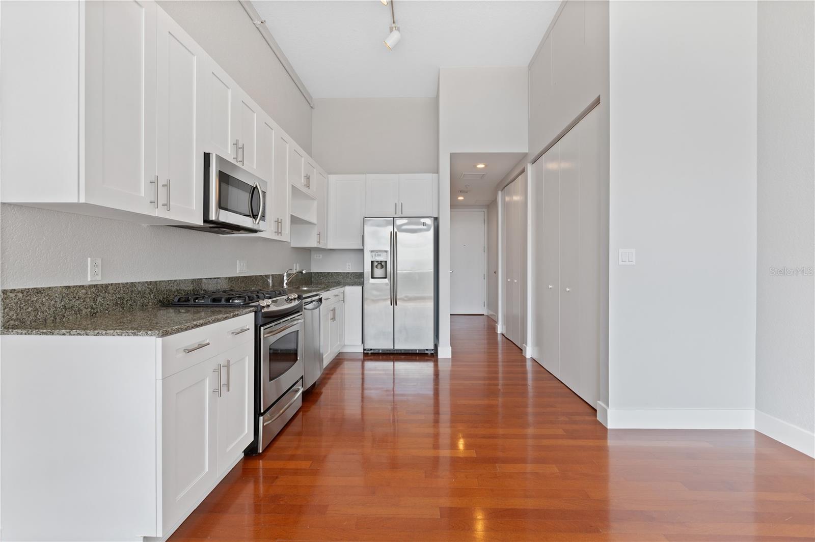 150 E ROBINSON ST #615