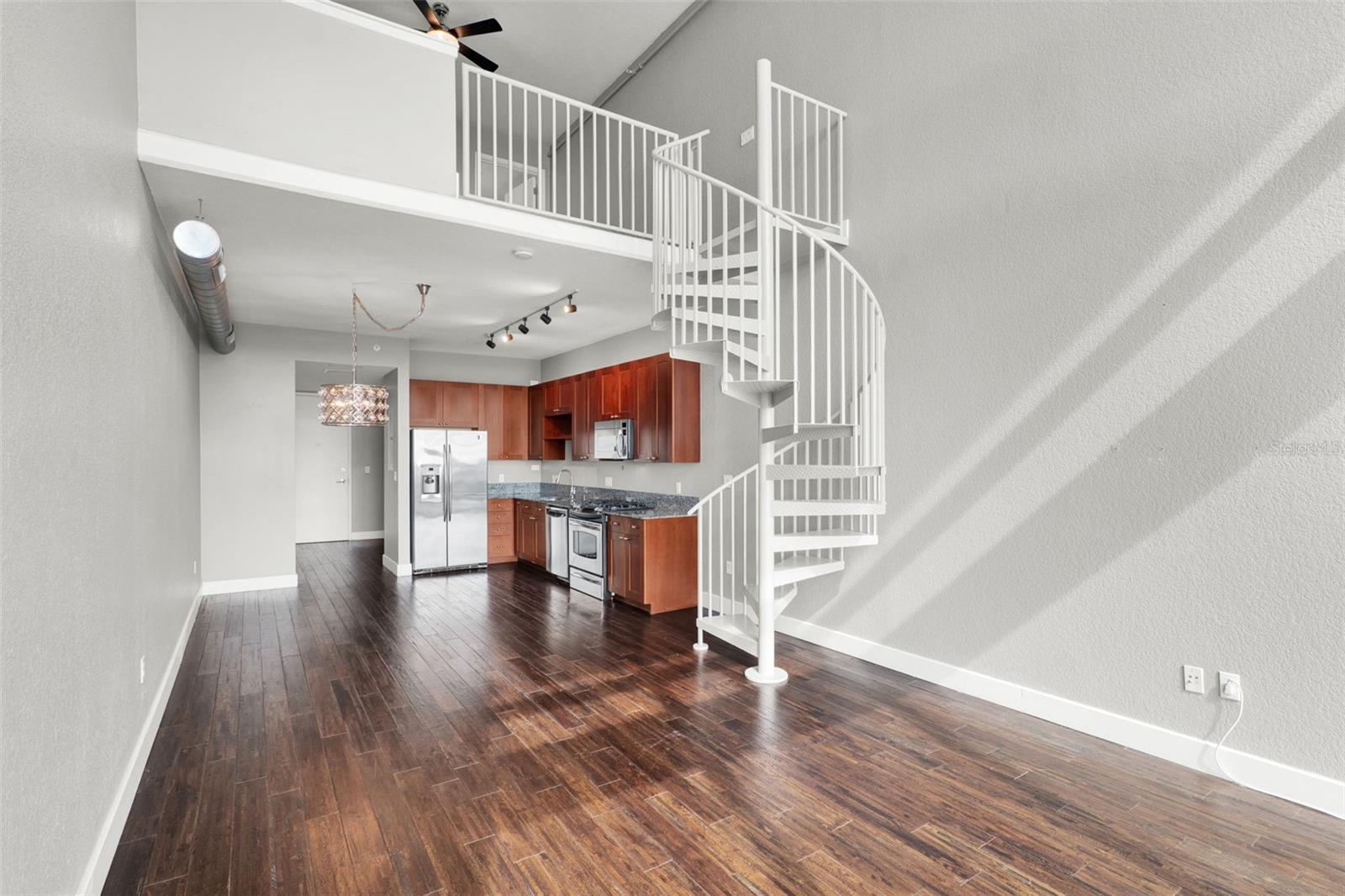 150 E ROBINSON ST #1205