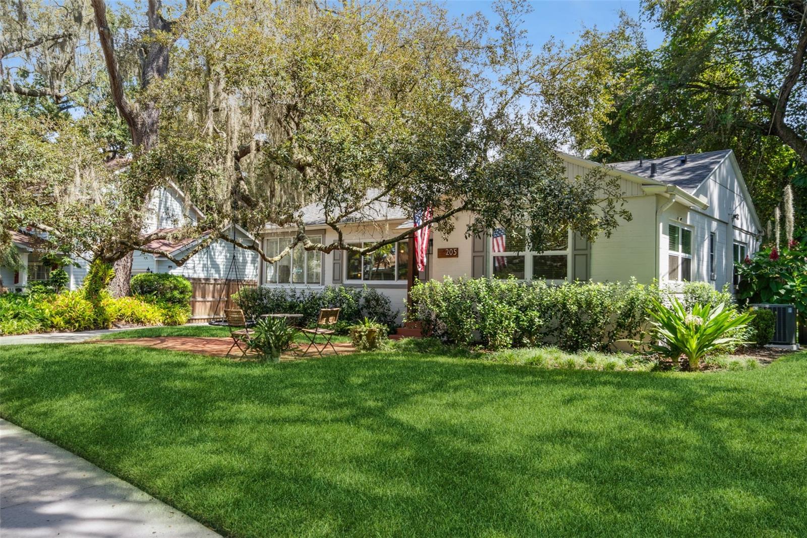 205 S LAWSONA BLVD