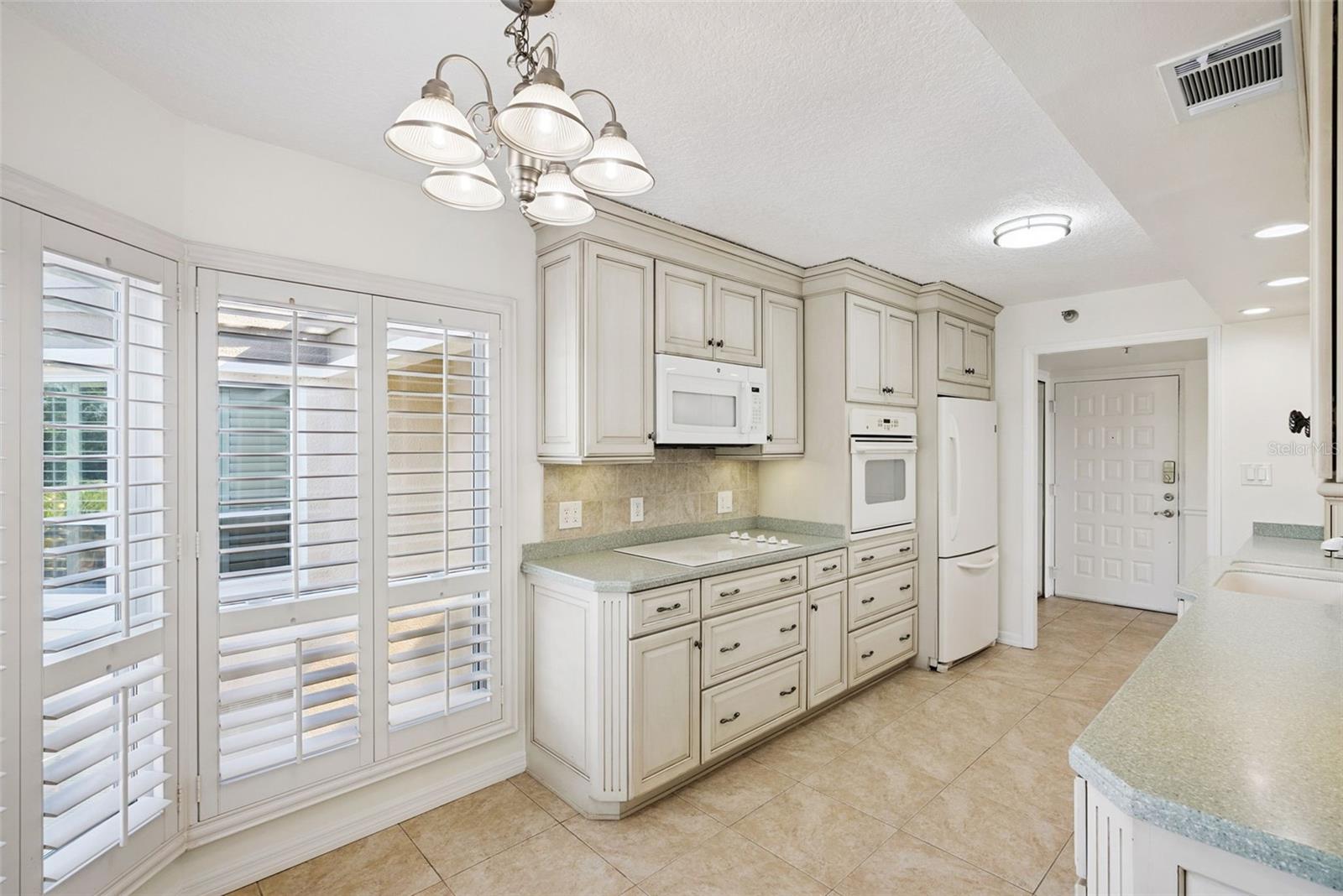 202 QUAYSIDE CIR #404