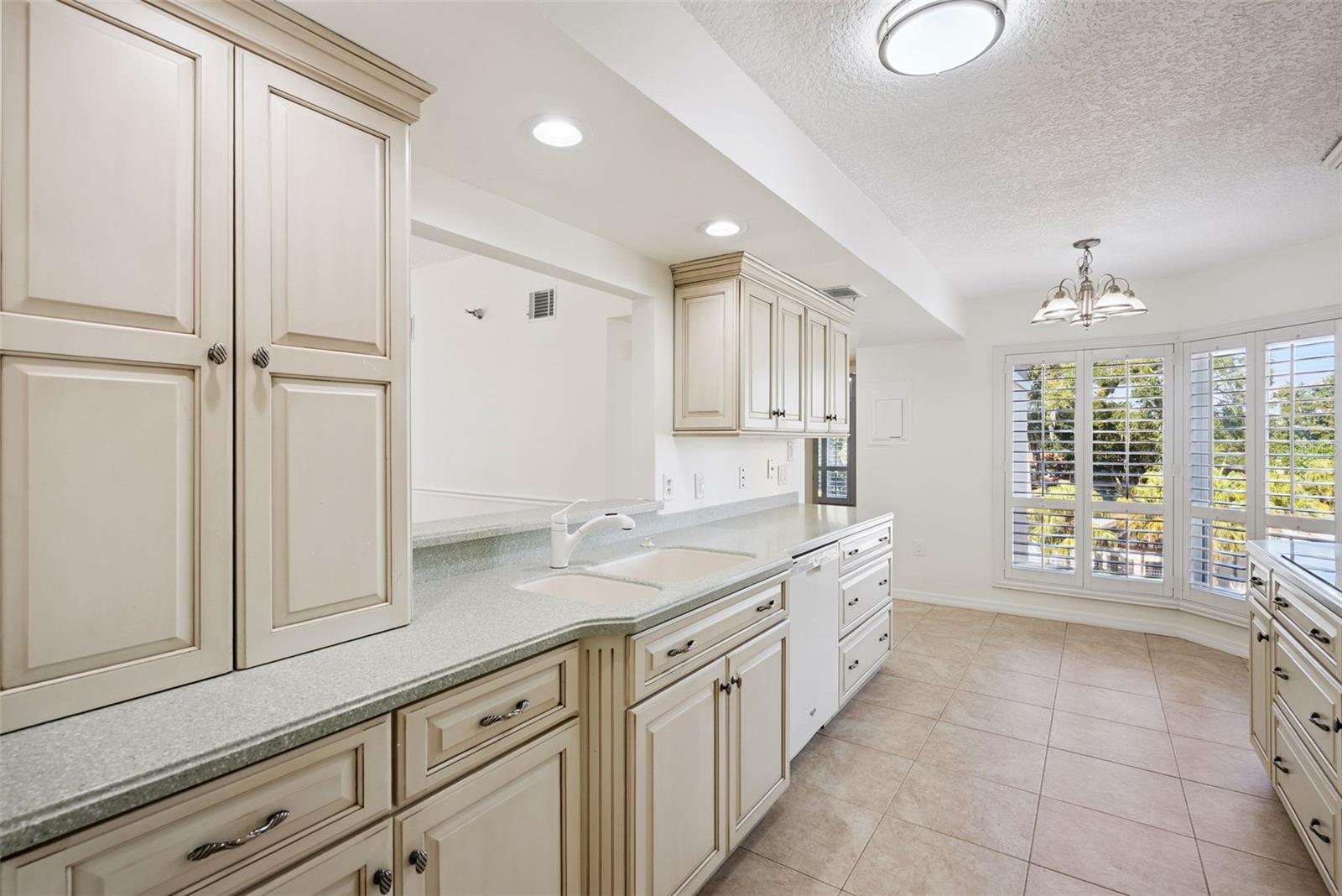 202 QUAYSIDE CIR #404