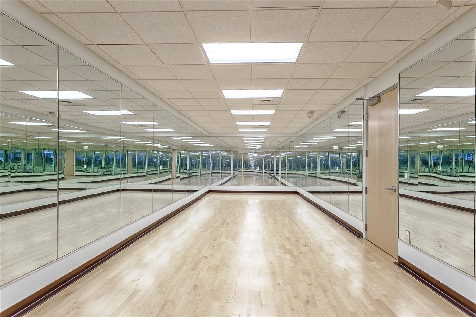 150 E ROBINSON ST #1023