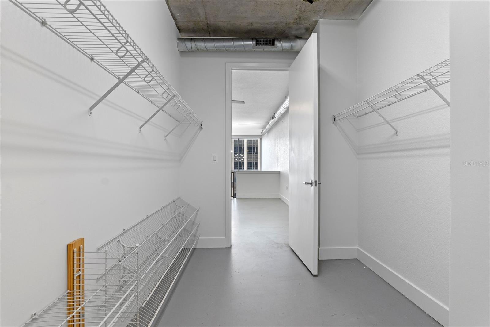 150 E ROBINSON ST #1023