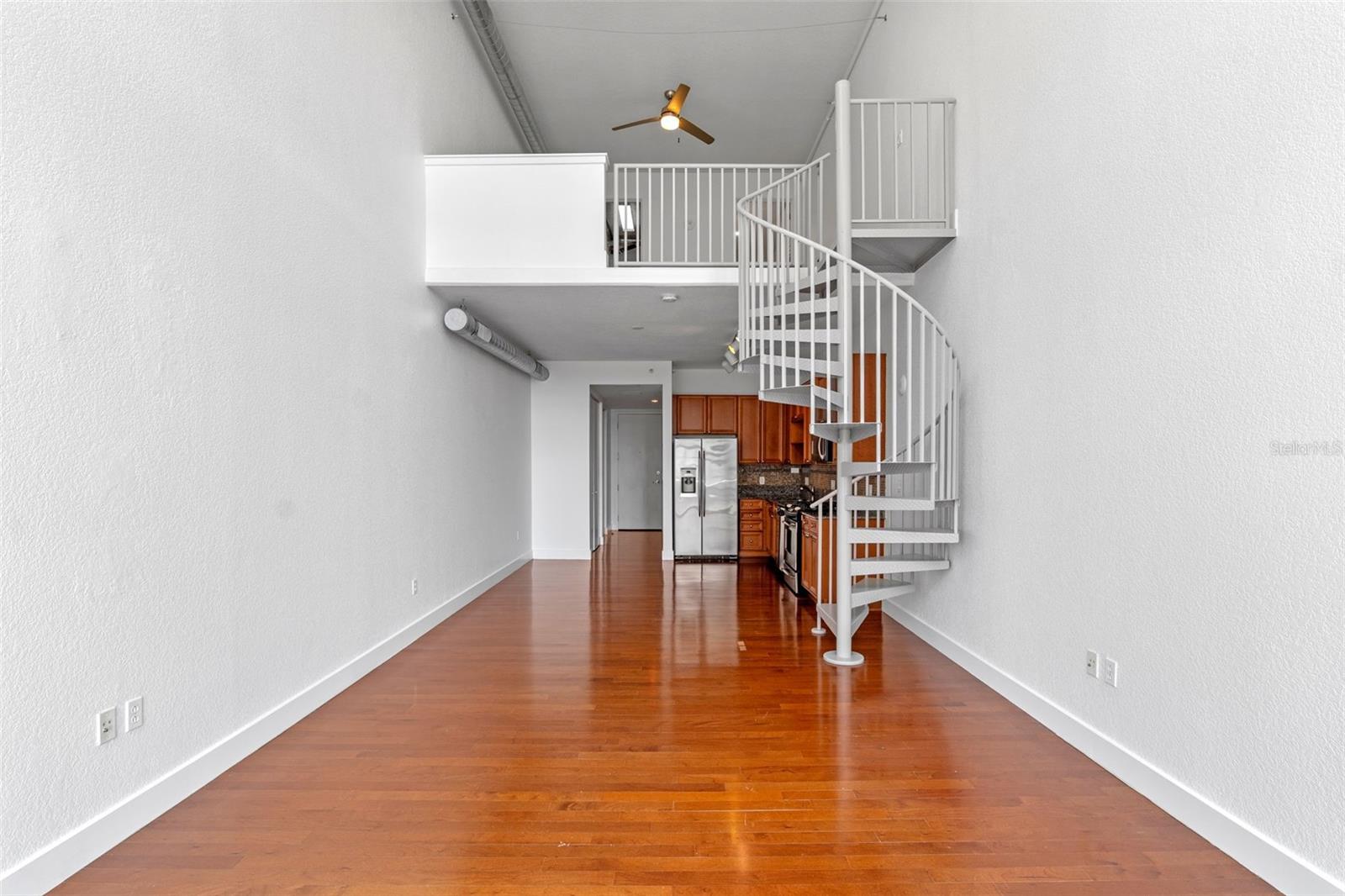 150 E ROBINSON ST #1023