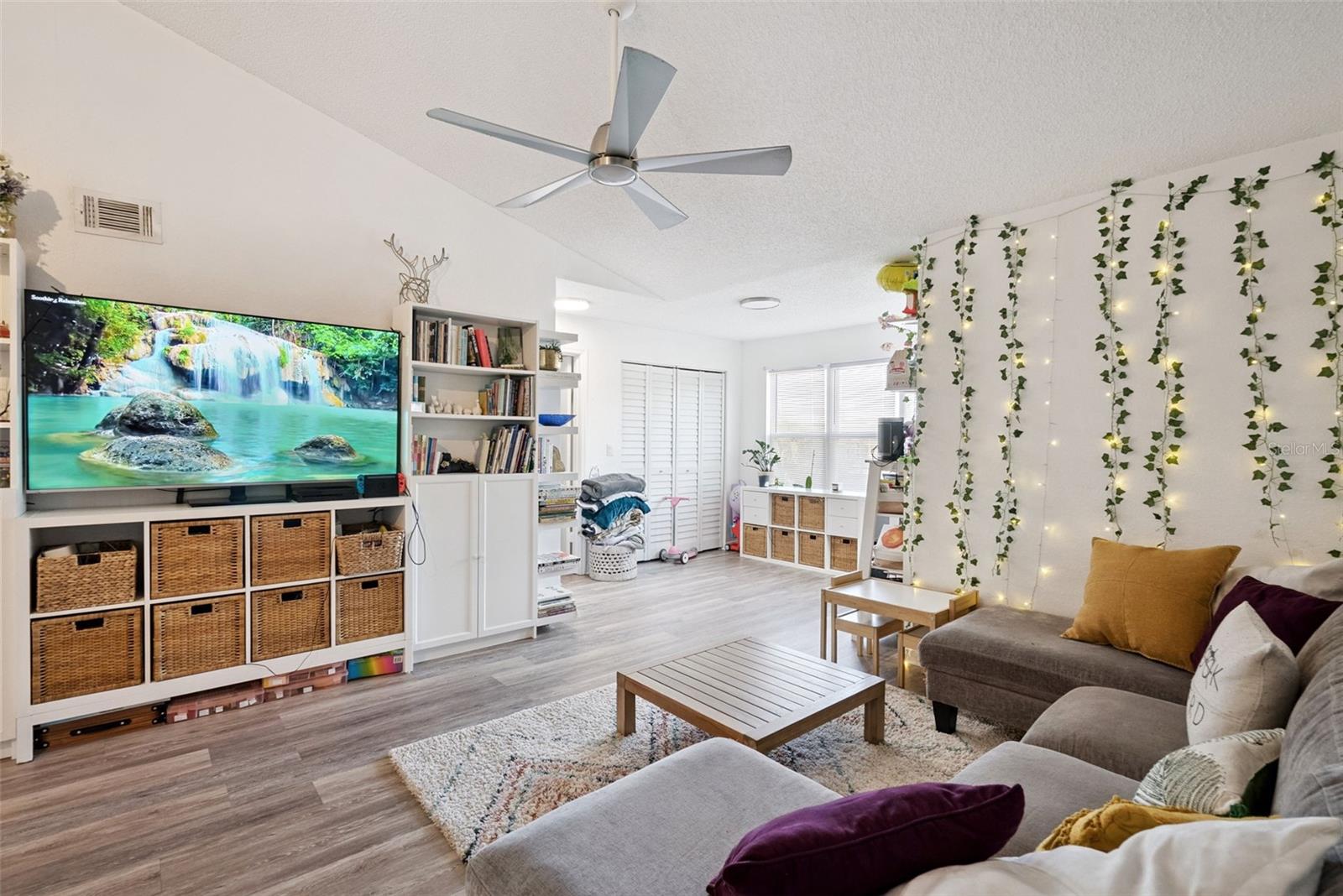 4642 COMMANDER DR #938