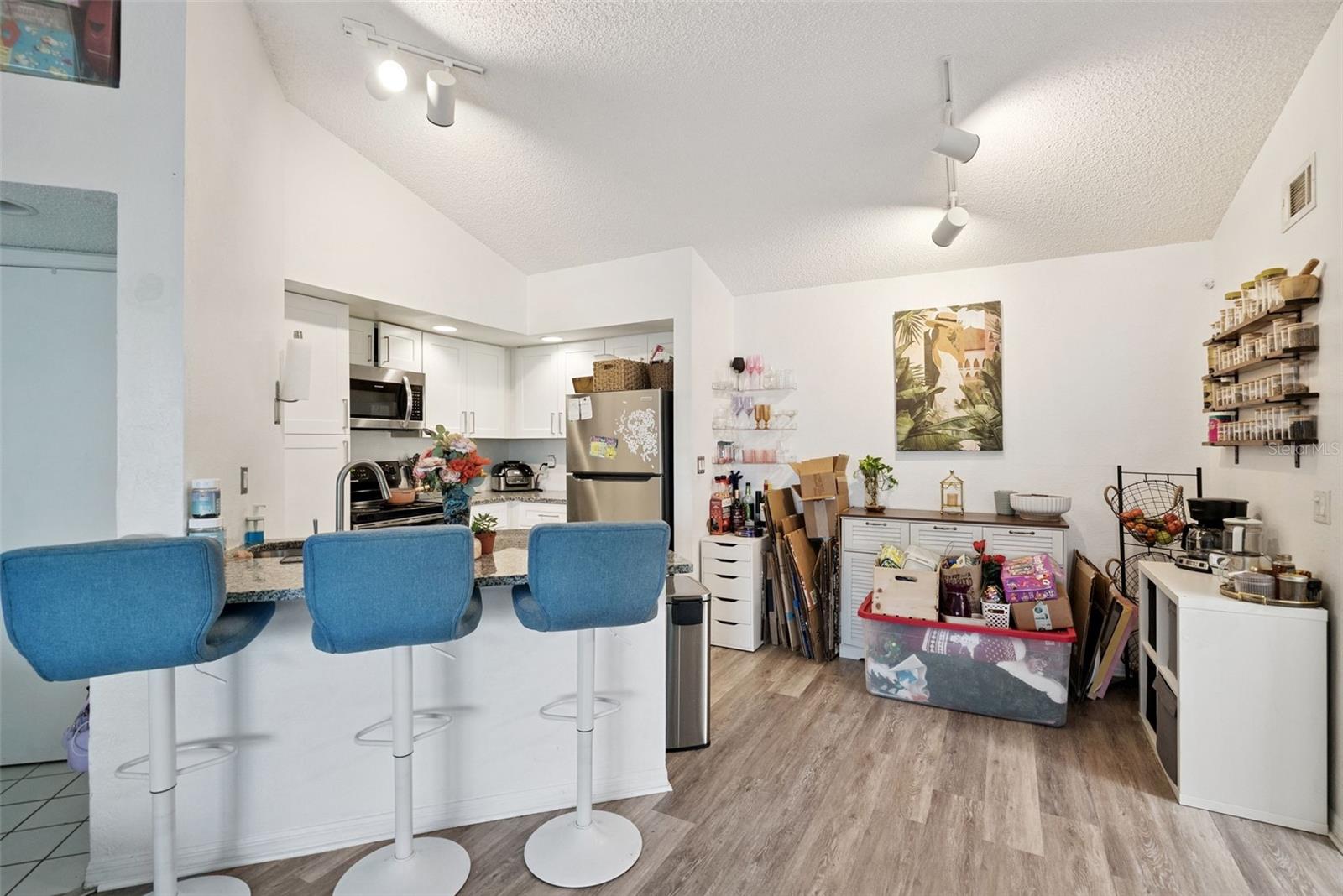 4642 COMMANDER DR #938