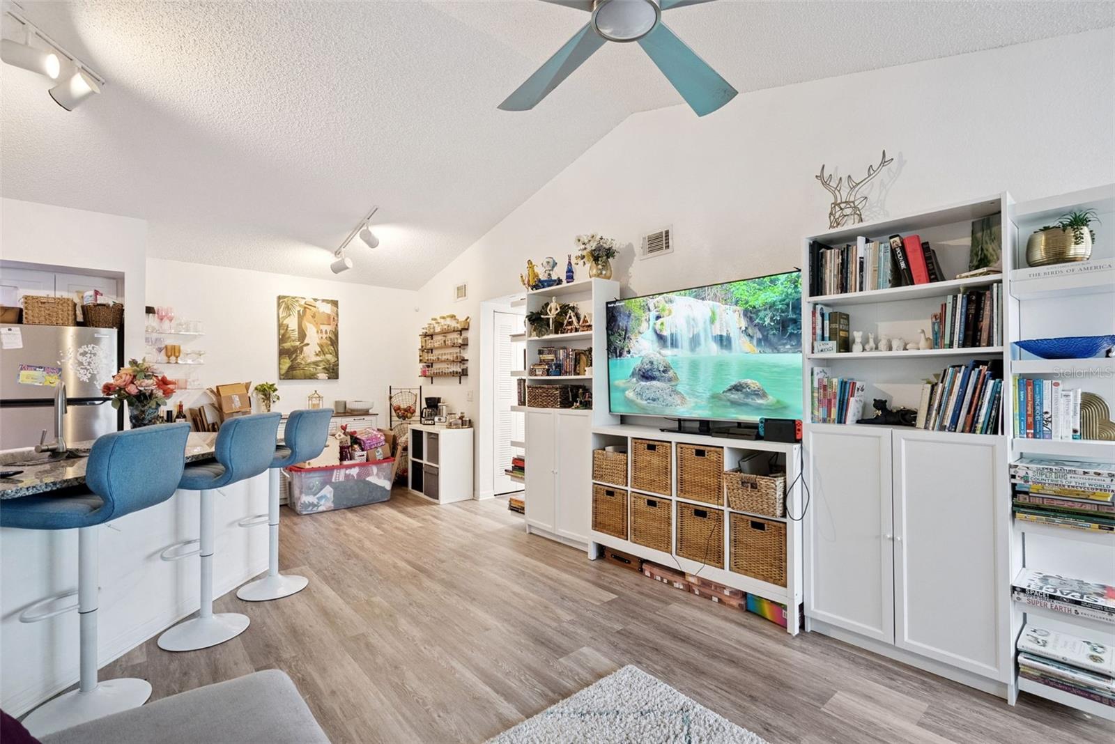 4642 COMMANDER DR #938