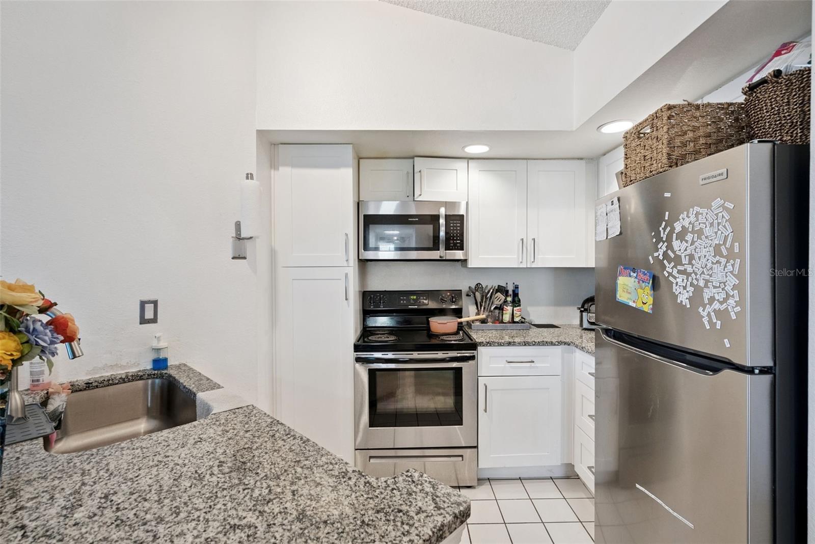 4642 COMMANDER DR #938