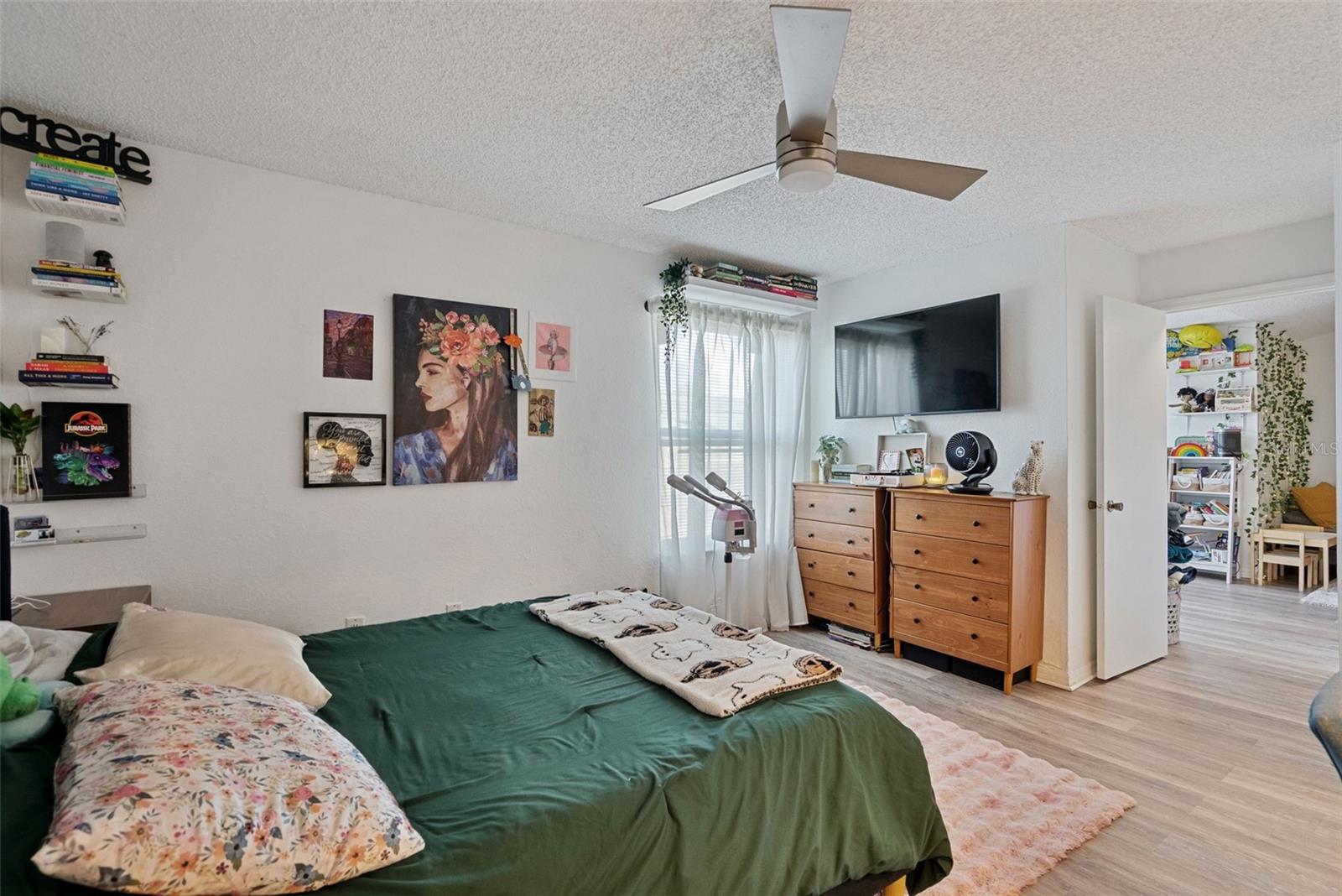 4642 COMMANDER DR #938