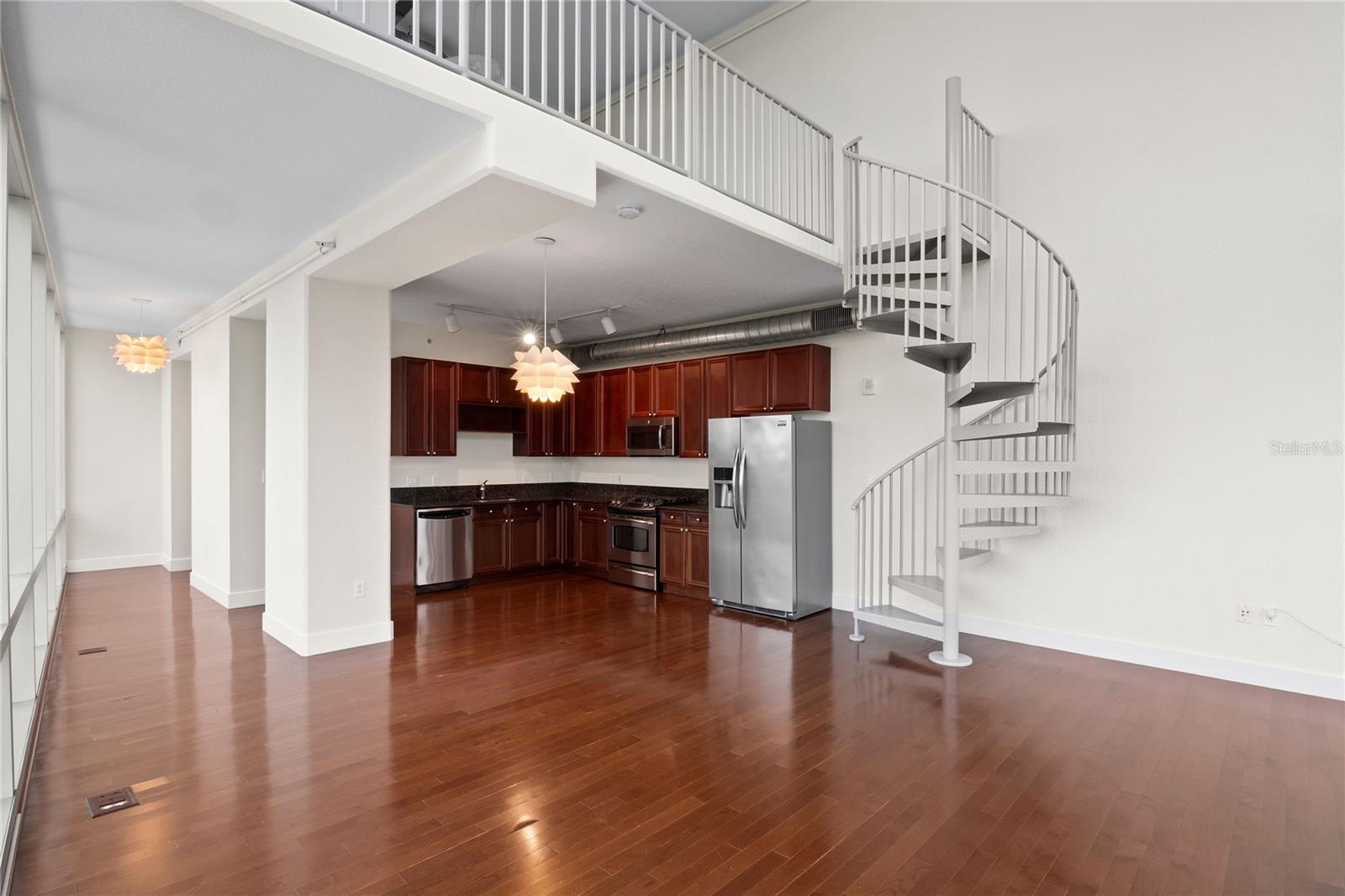 150 E ROBINSON ST #1026