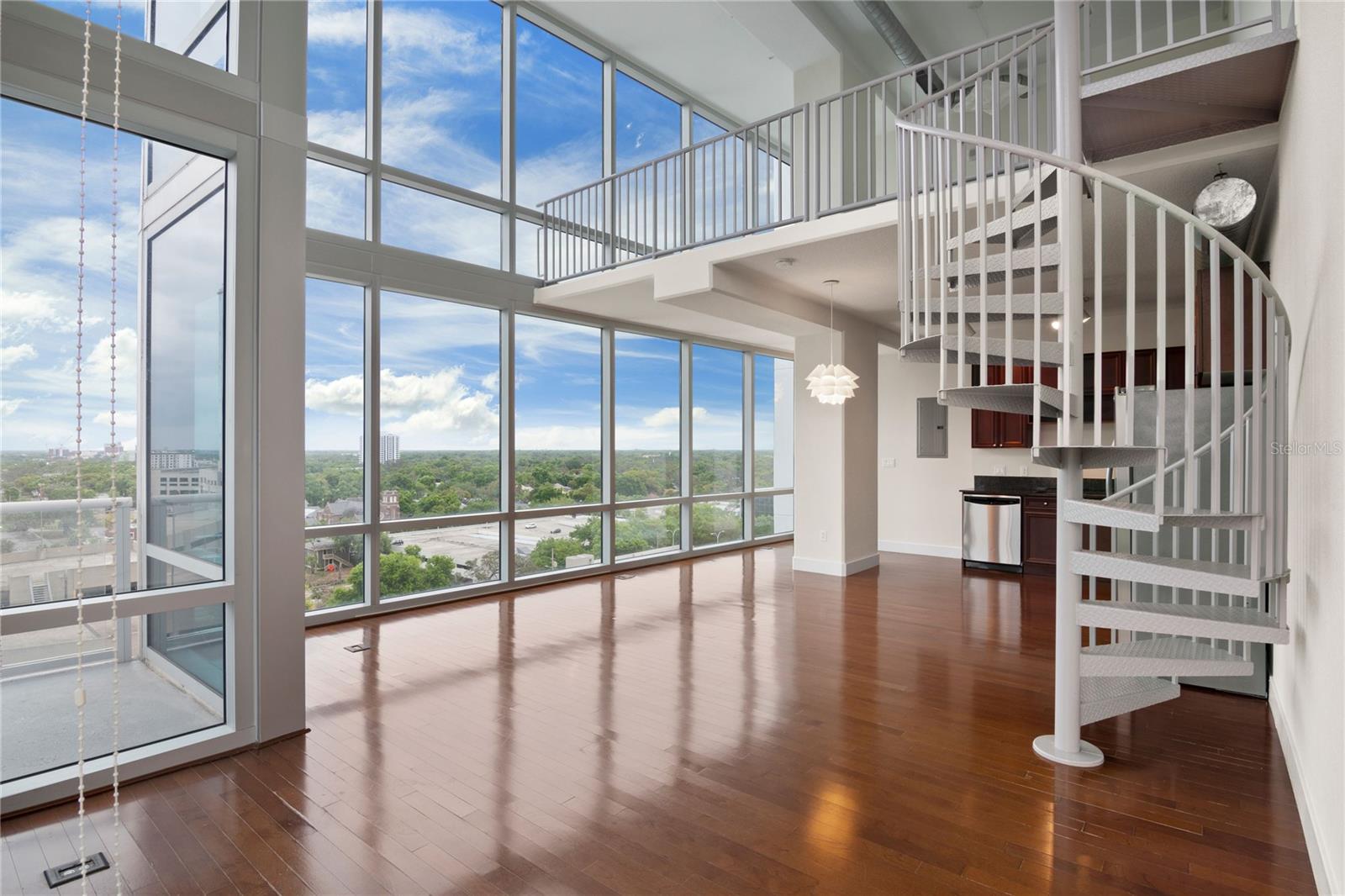 150 E ROBINSON ST #1026