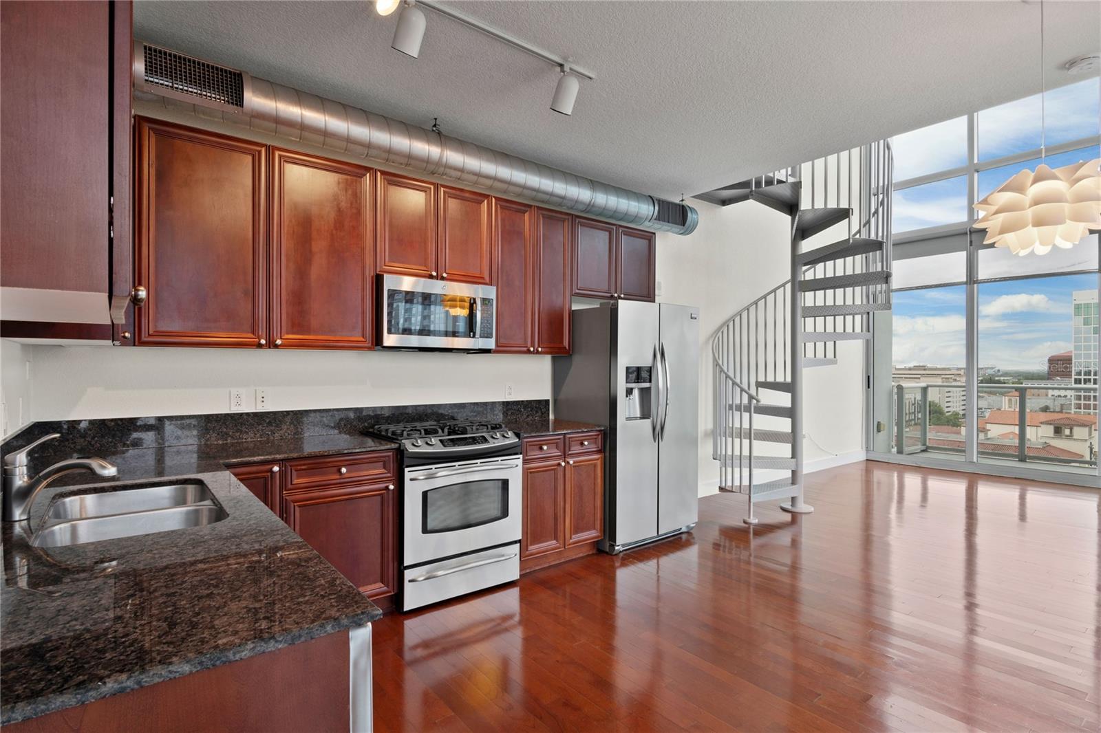 150 E ROBINSON ST #1026