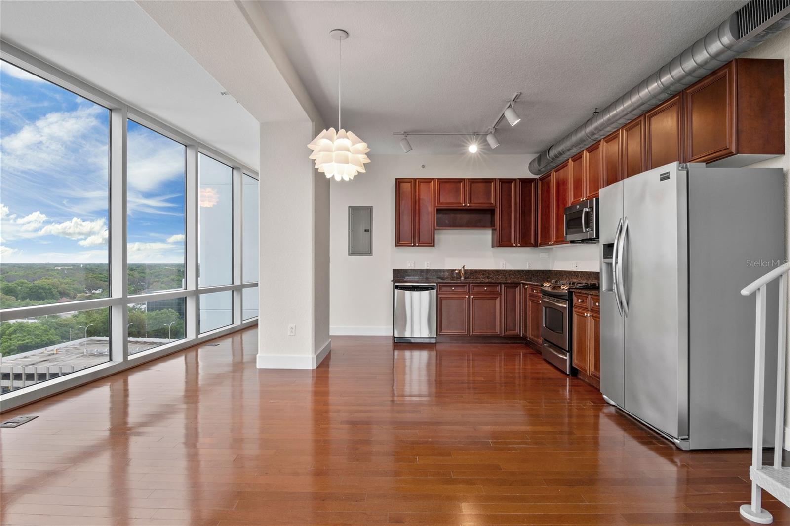 150 E ROBINSON ST #1026