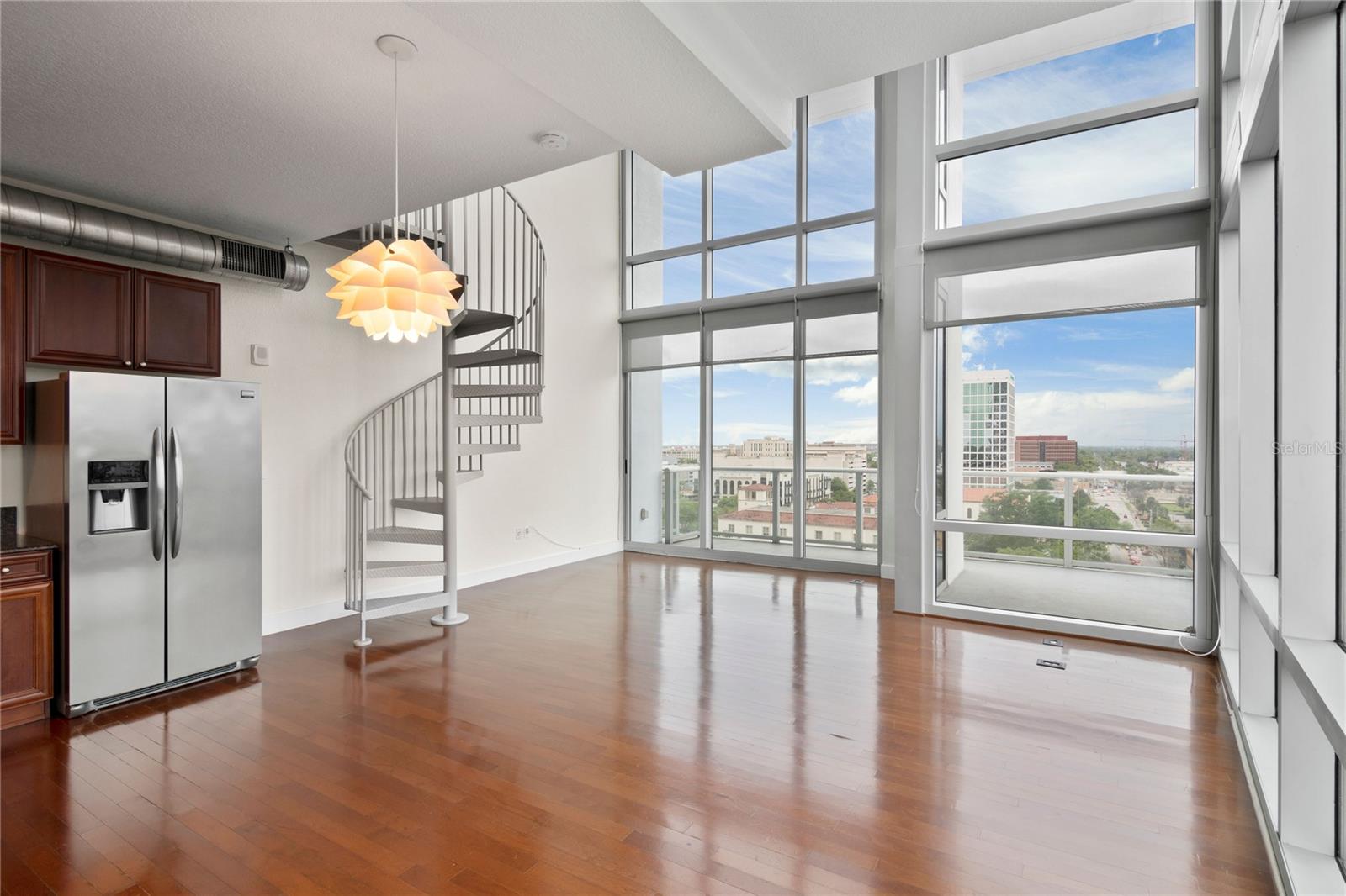 150 E ROBINSON ST #1026