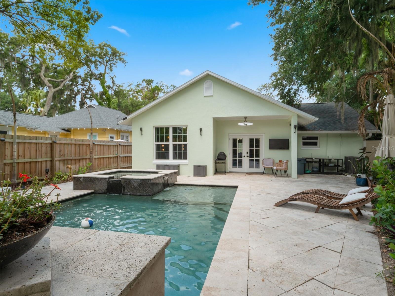 301 S LAWSONA BLVD
