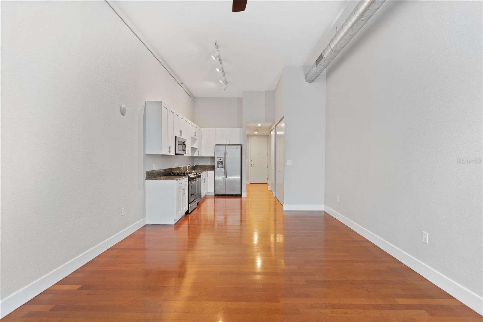 150 E ROBINSON ST #615