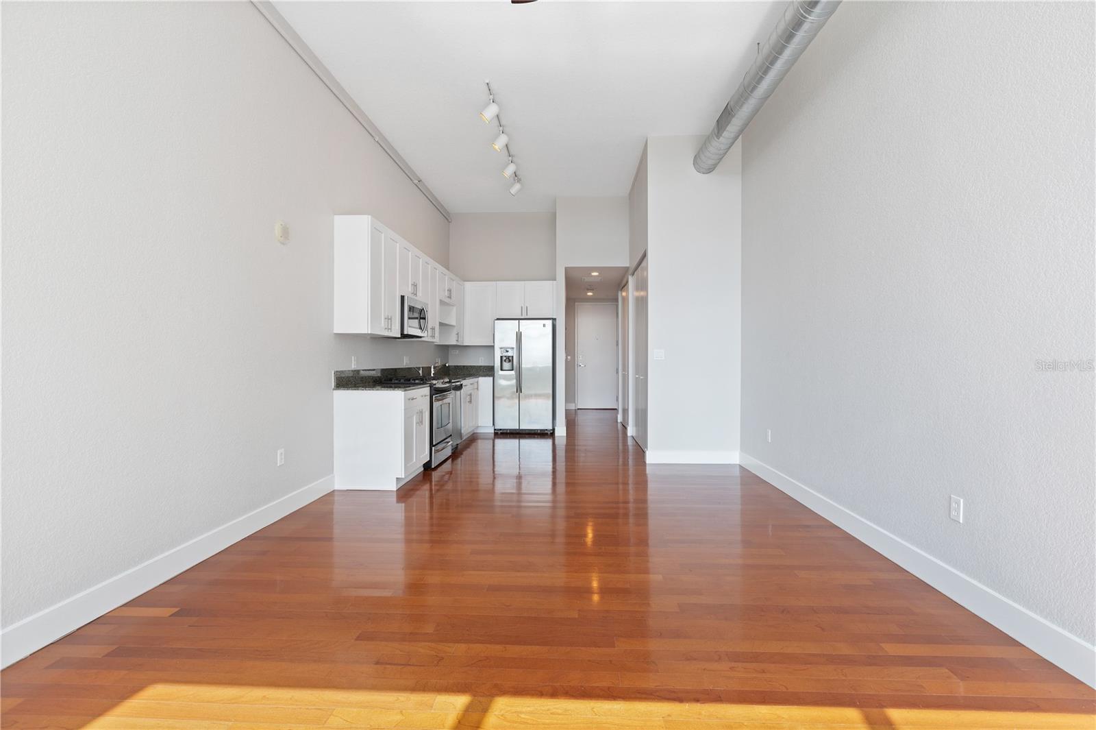 150 E ROBINSON ST #615