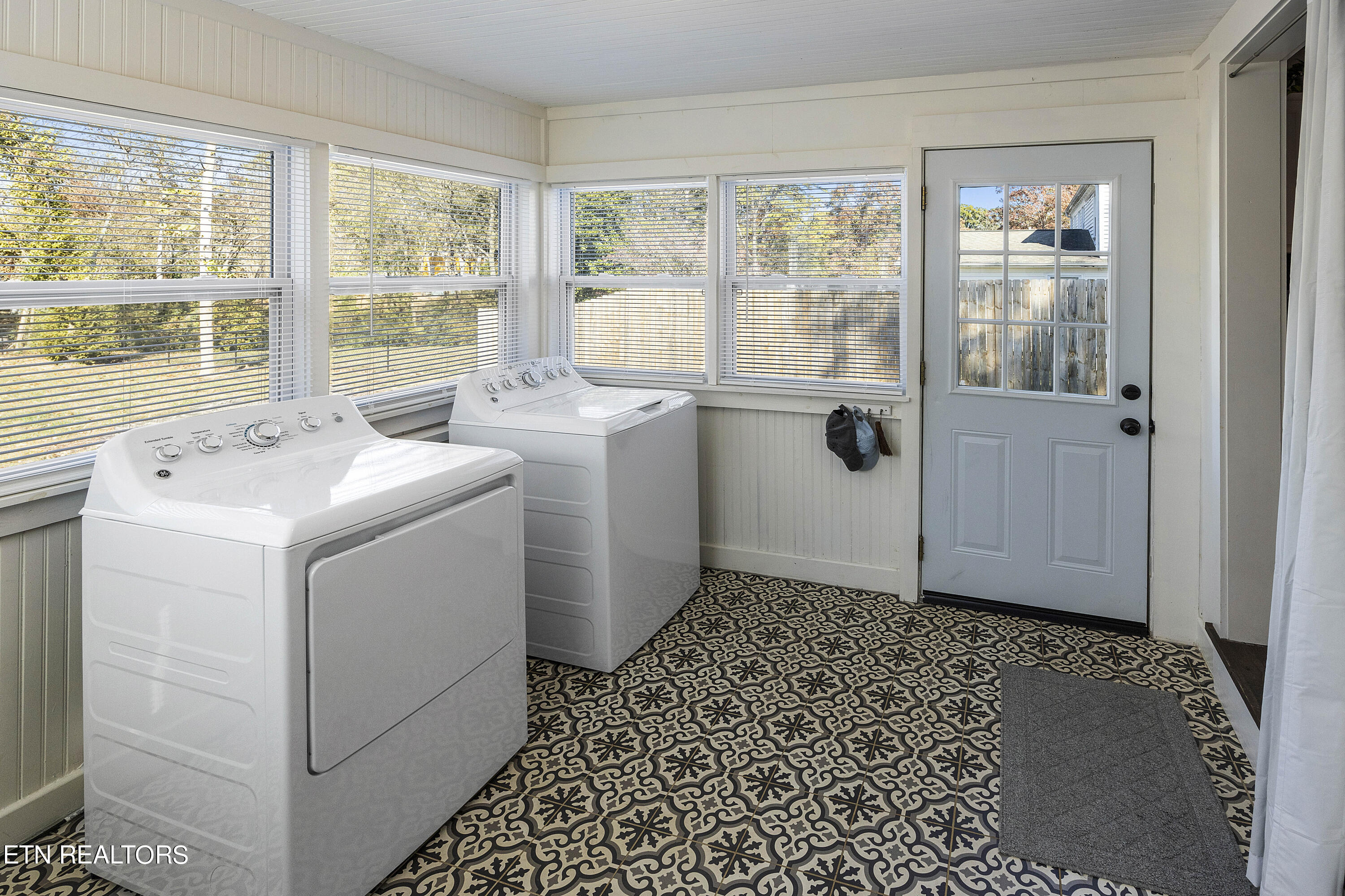 1307 Woodcrest Drive