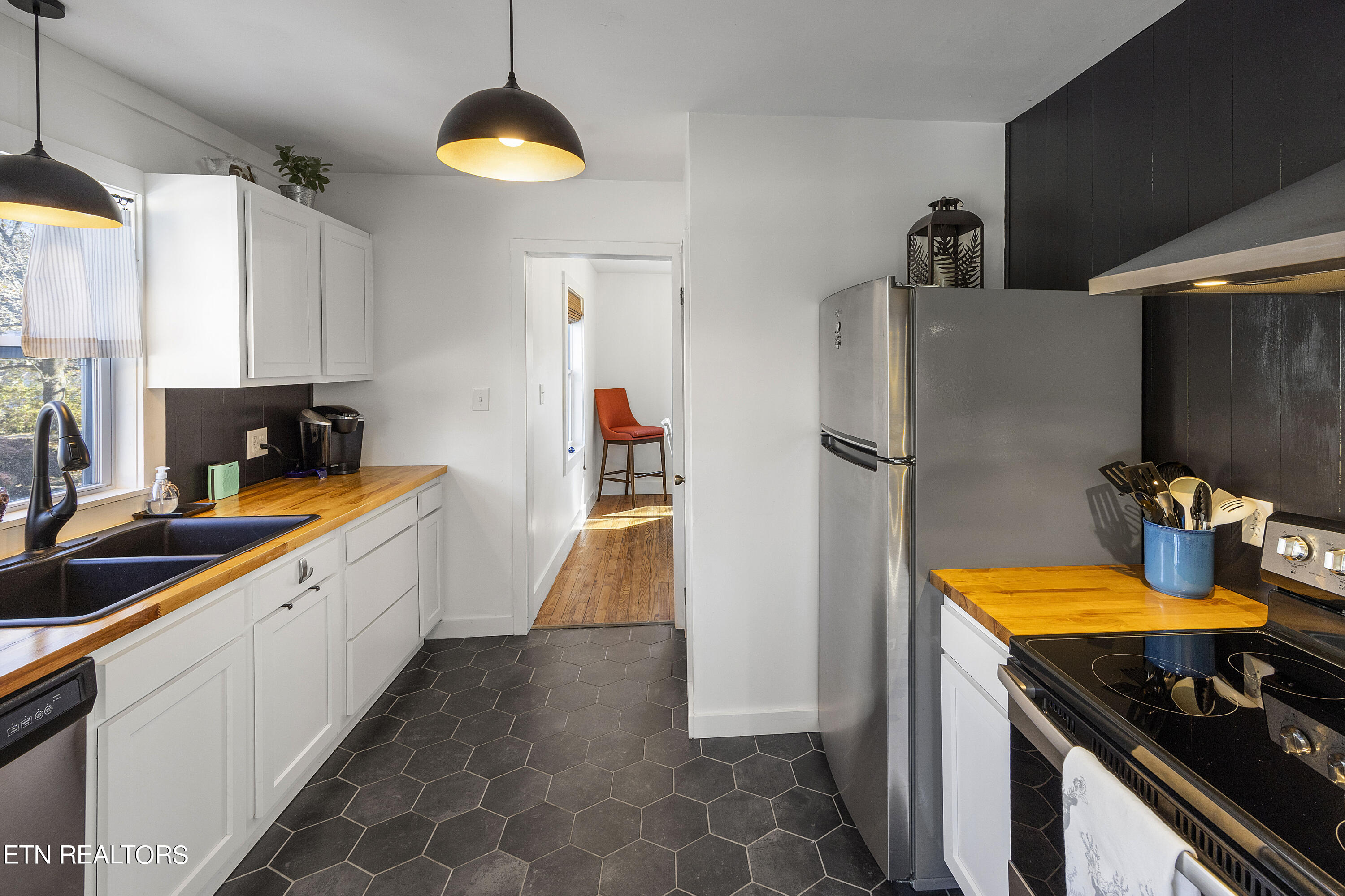 1307 Woodcrest Drive