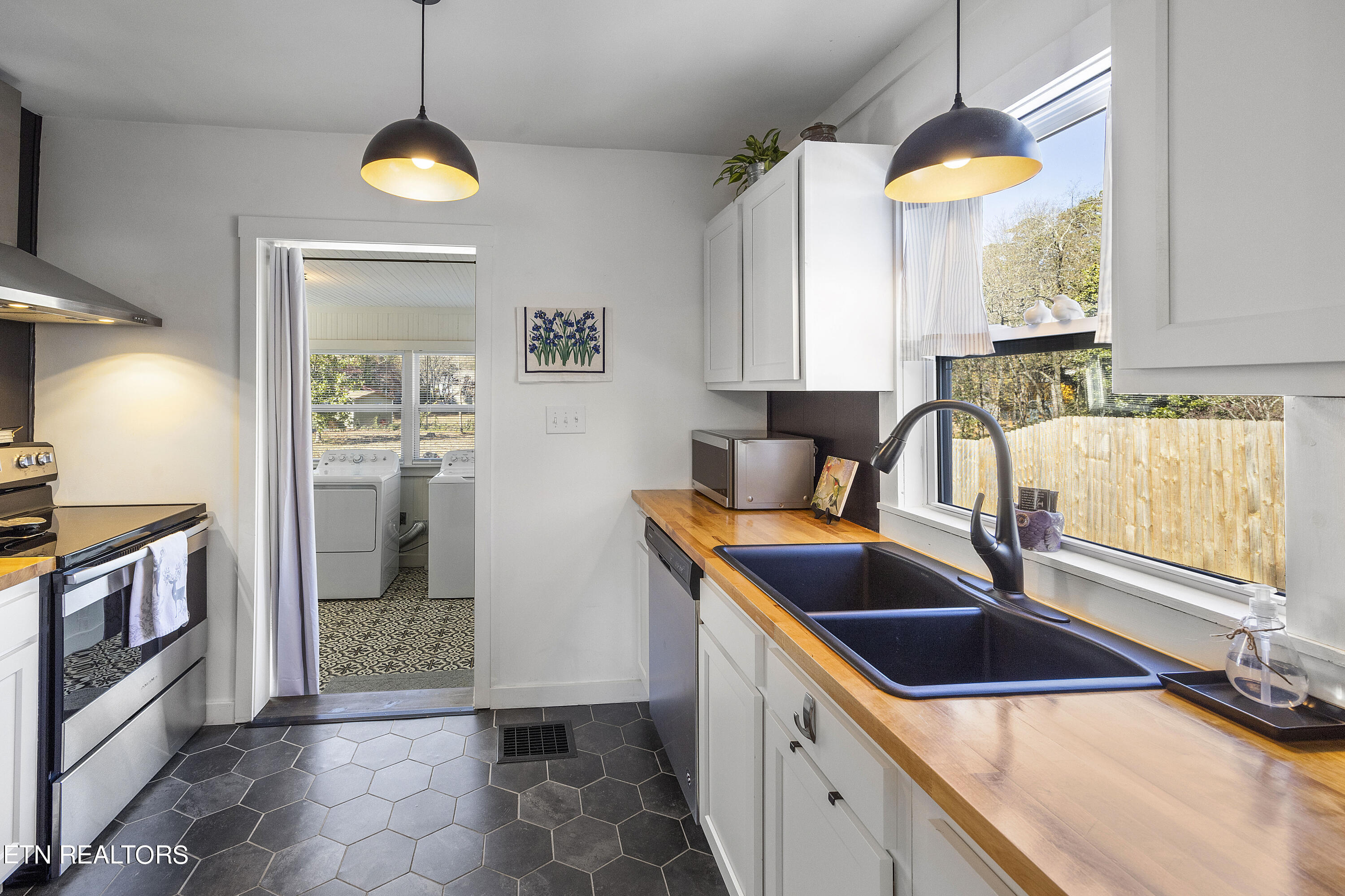 1307 Woodcrest Drive