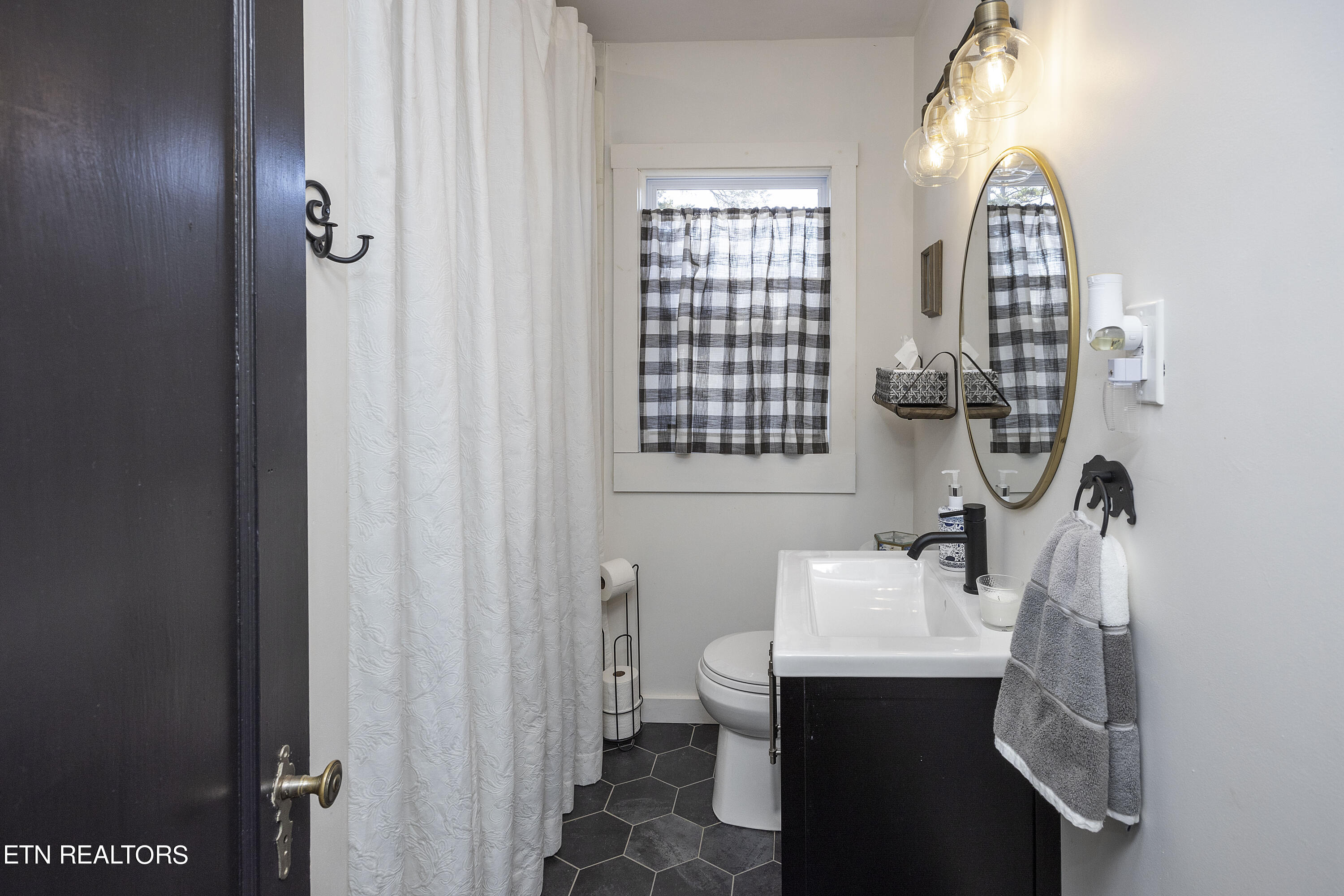 1307 Woodcrest Drive