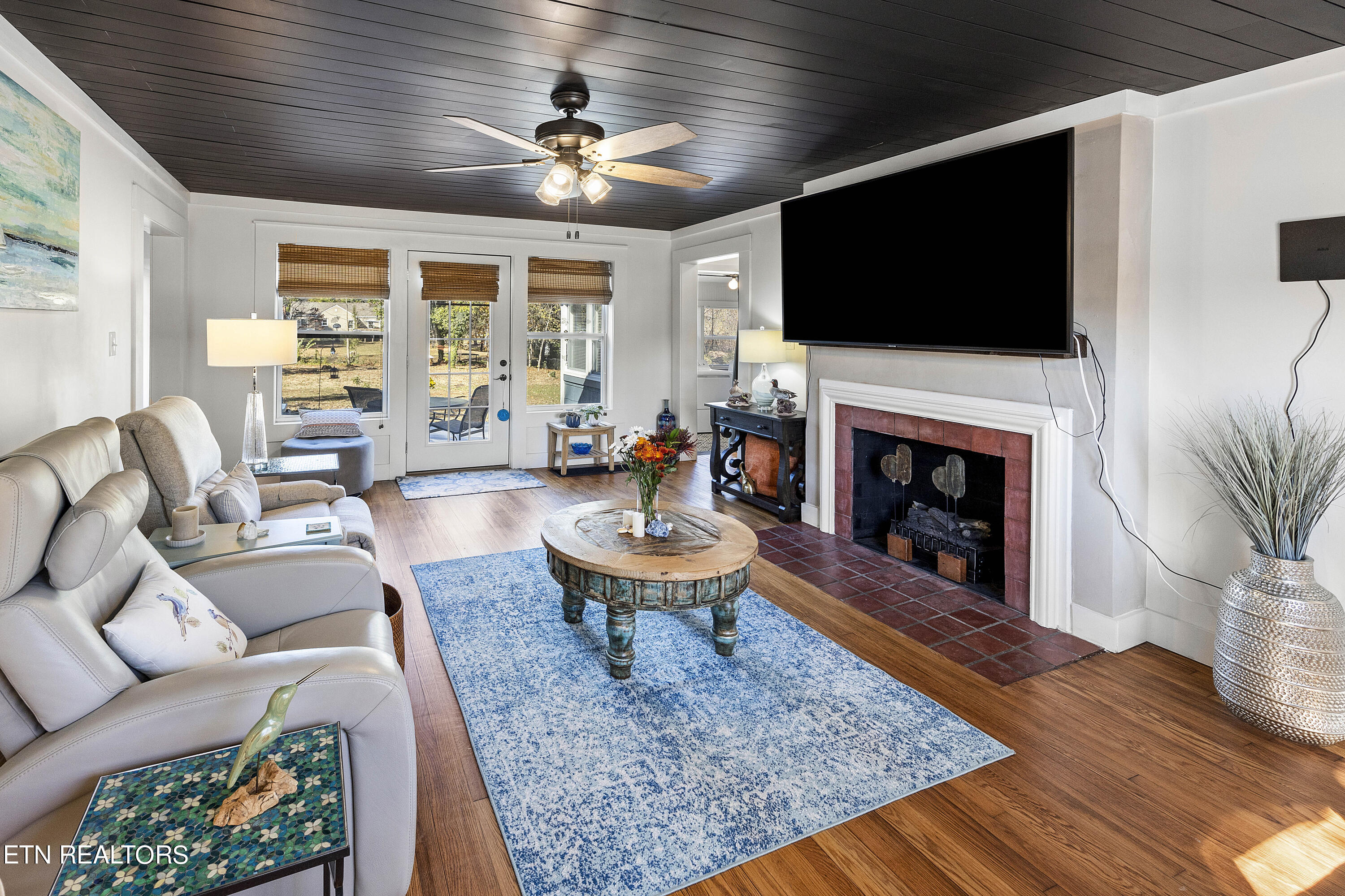 1307 Woodcrest Drive