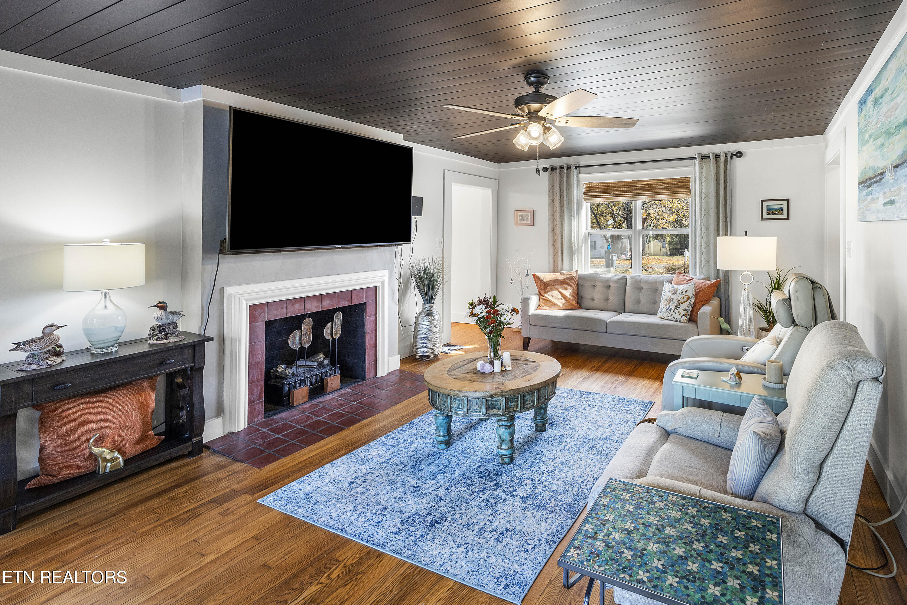 1307 Woodcrest Drive