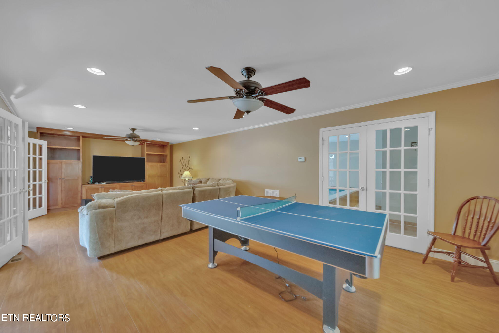 111 NW Greenbrier Drive