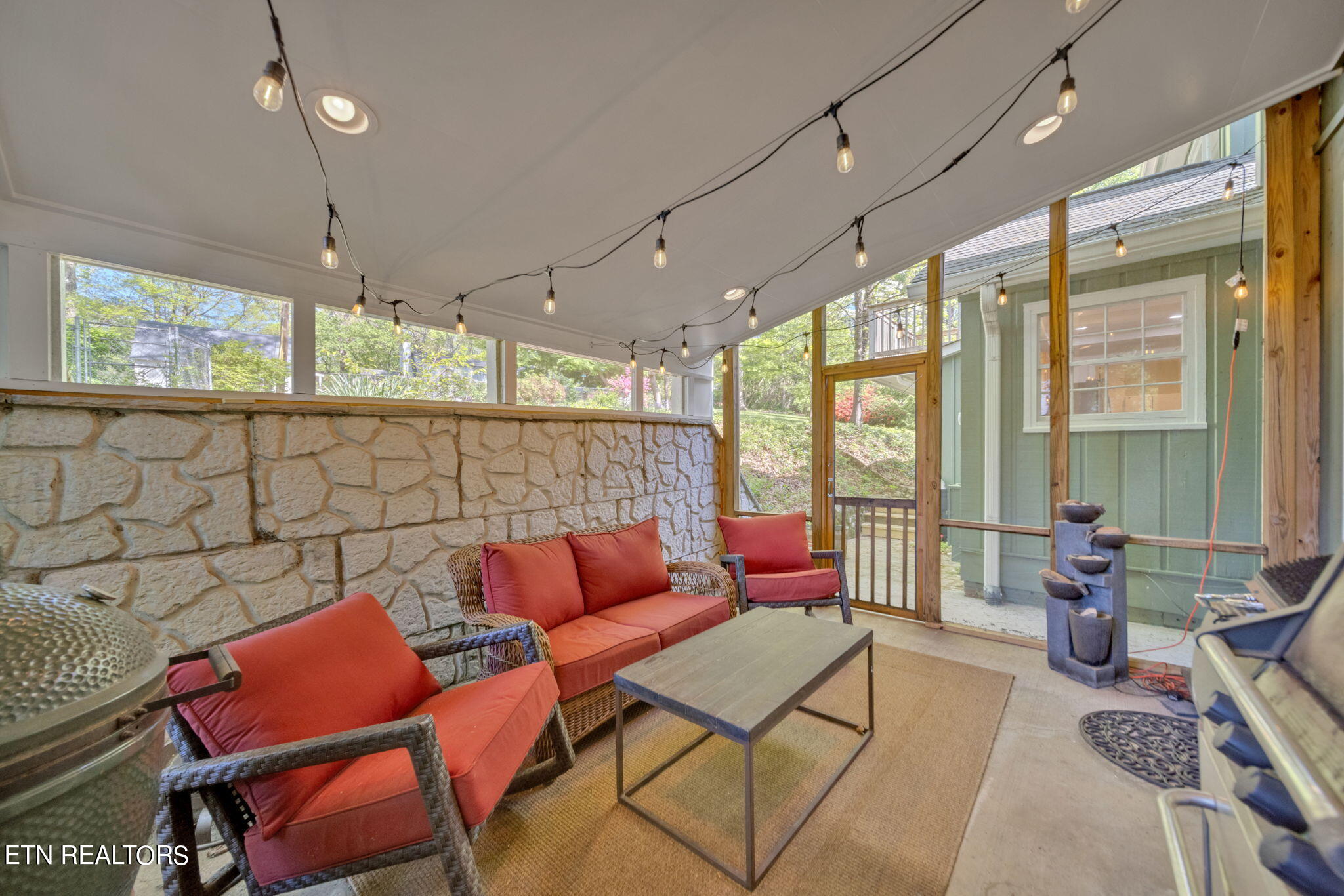 111 NW Greenbrier Drive