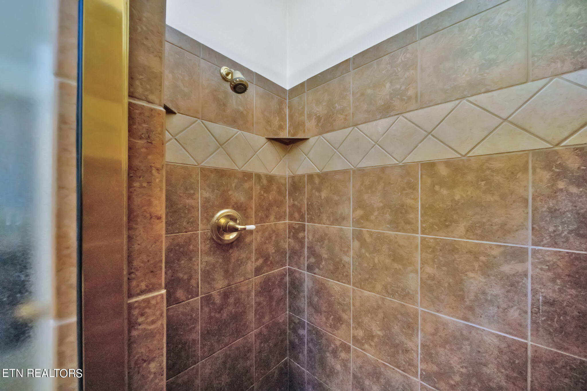 111 NW Greenbrier Drive