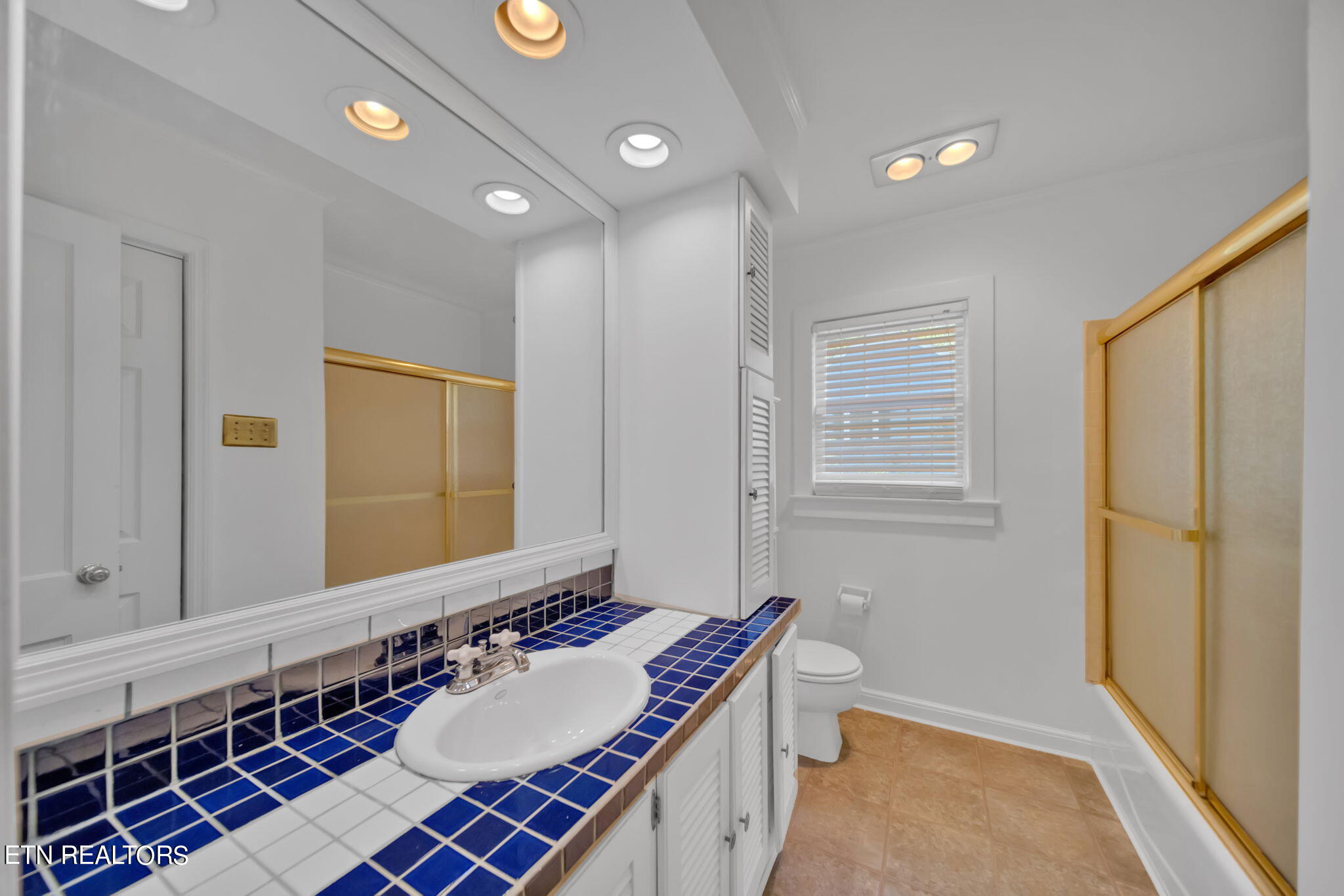 111 NW Greenbrier Drive