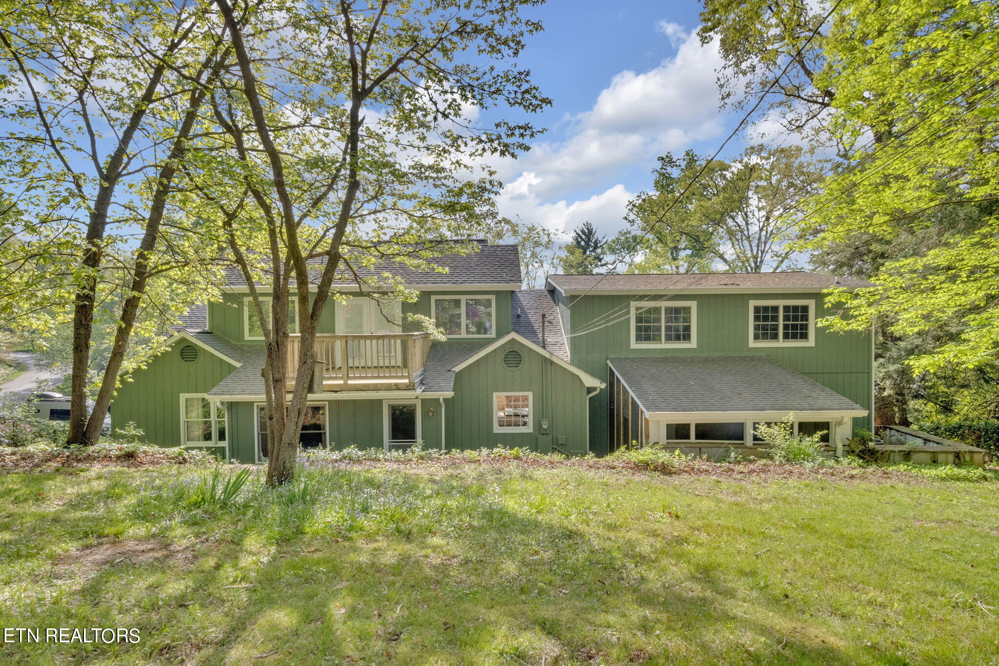 111 NW Greenbrier Drive