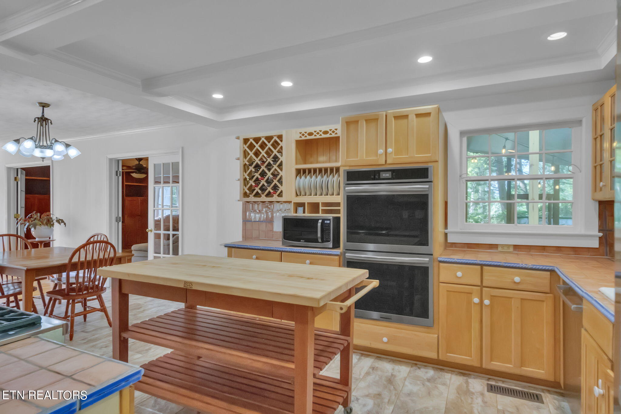 111 NW Greenbrier Drive