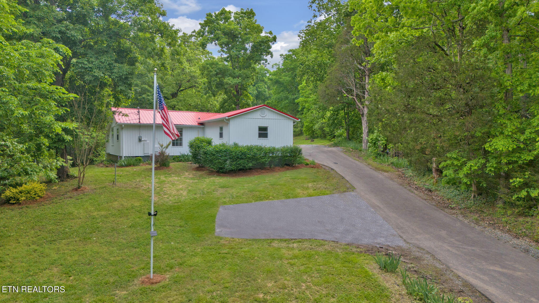 740 Finn Long Rd